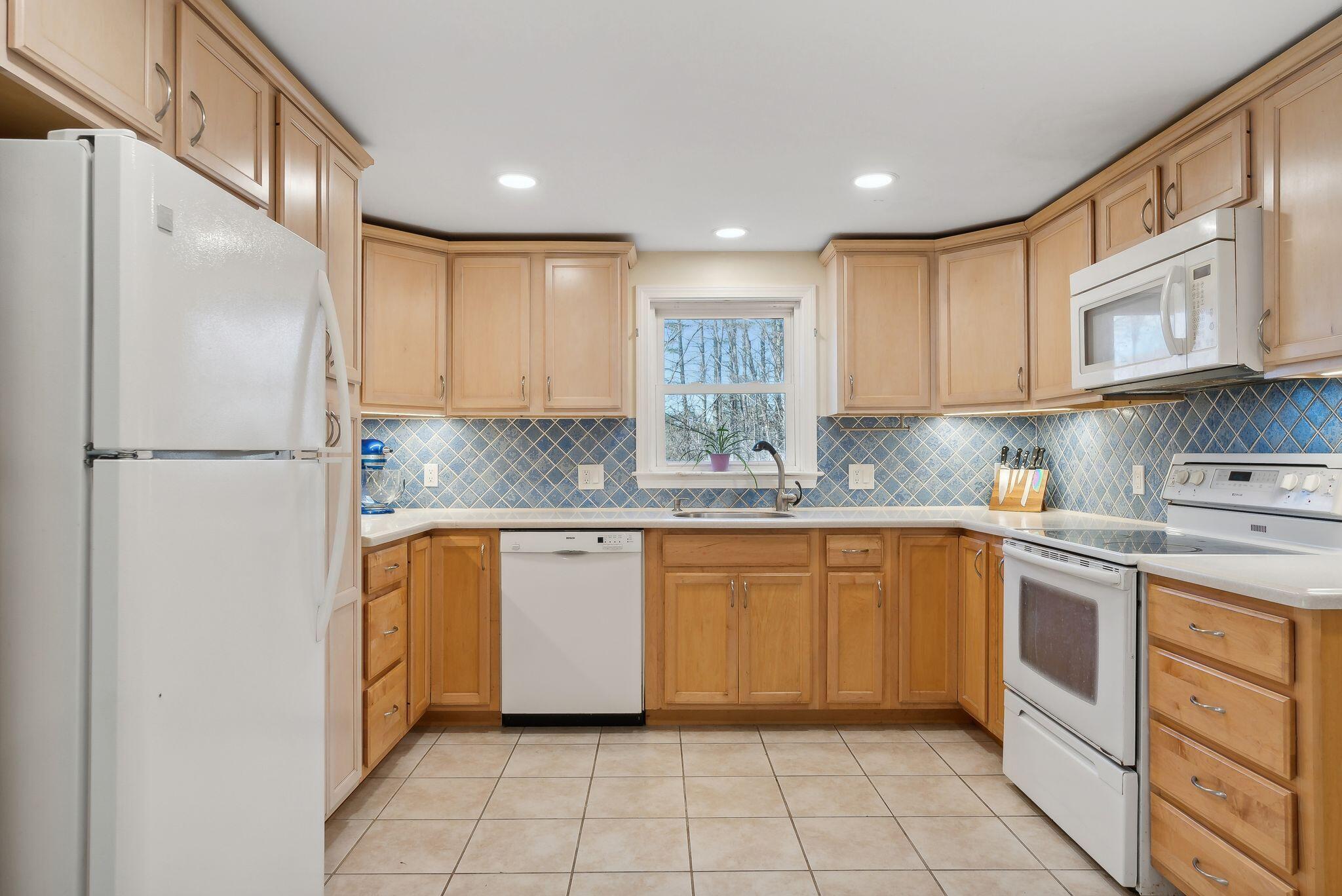 8 Dutton Hill Road Property Photo 10