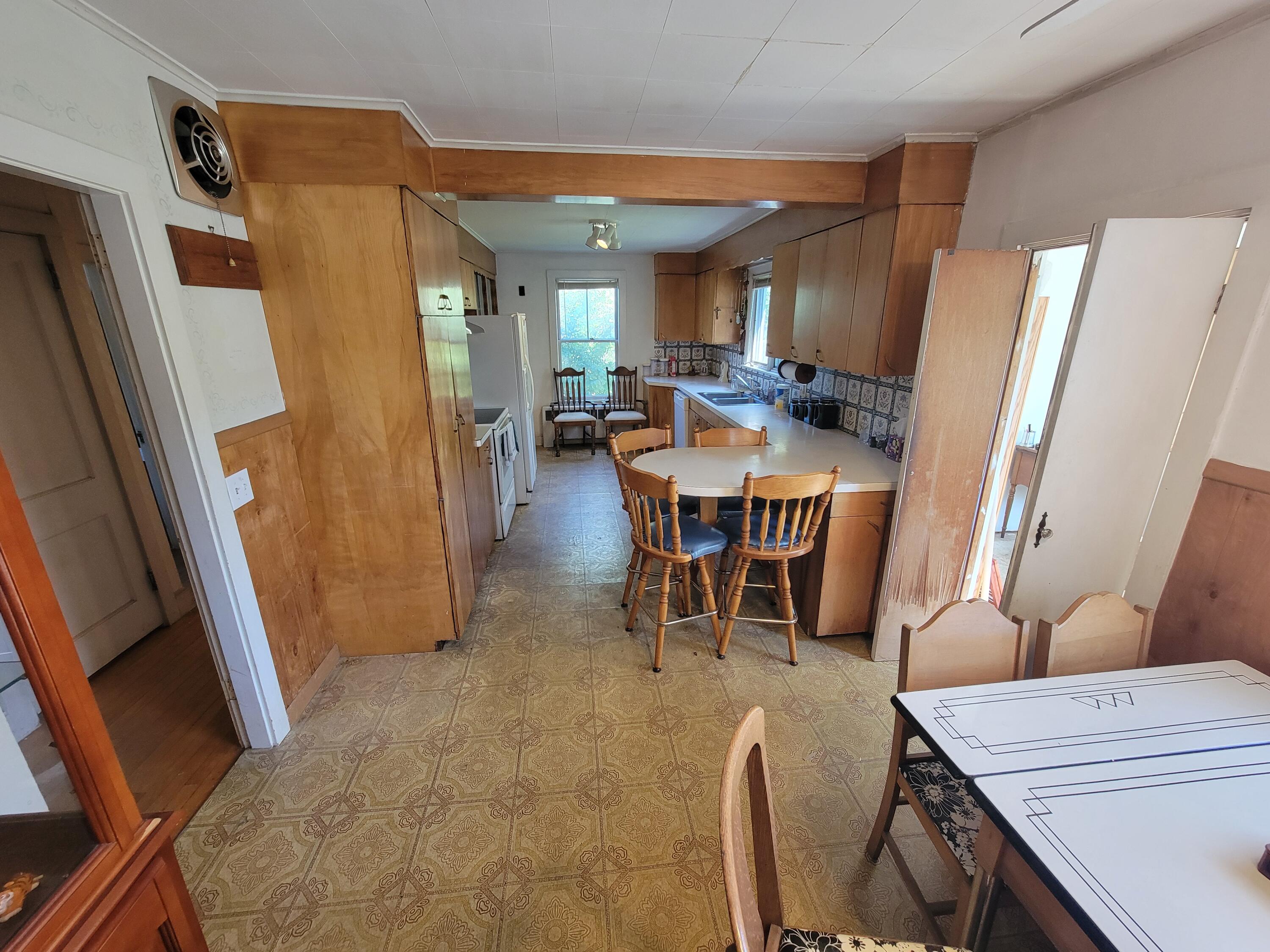 200 State Property Photo 2