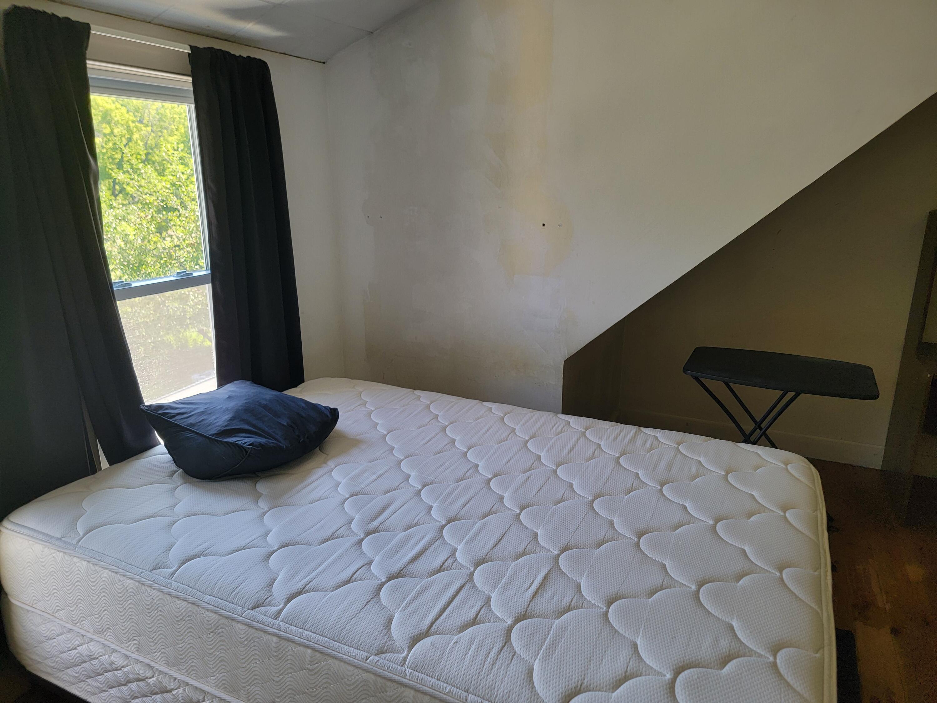 200 State Property Photo 9