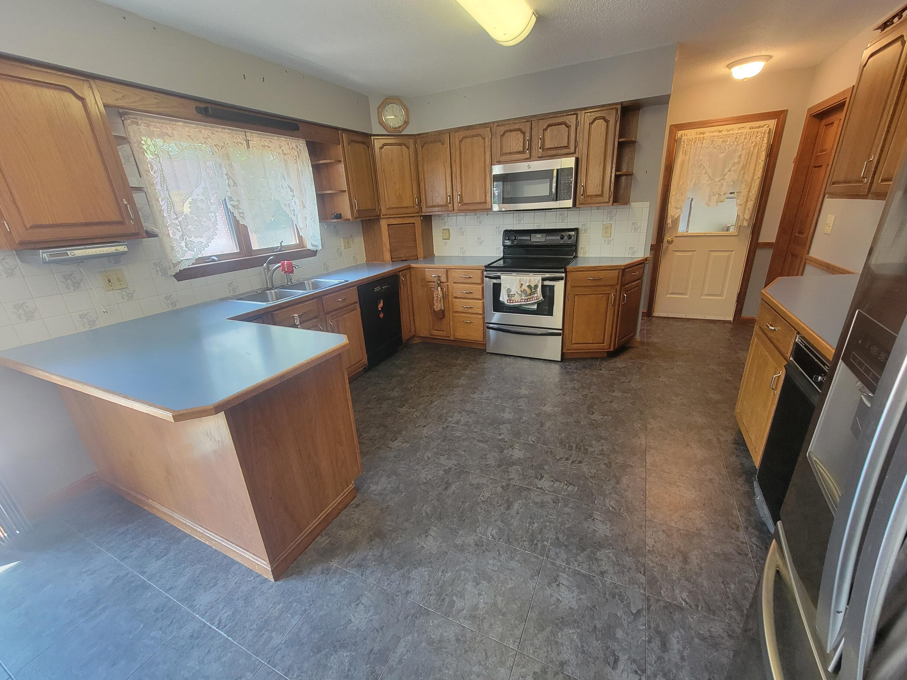 42 Tallwood Drive Property Photo 3