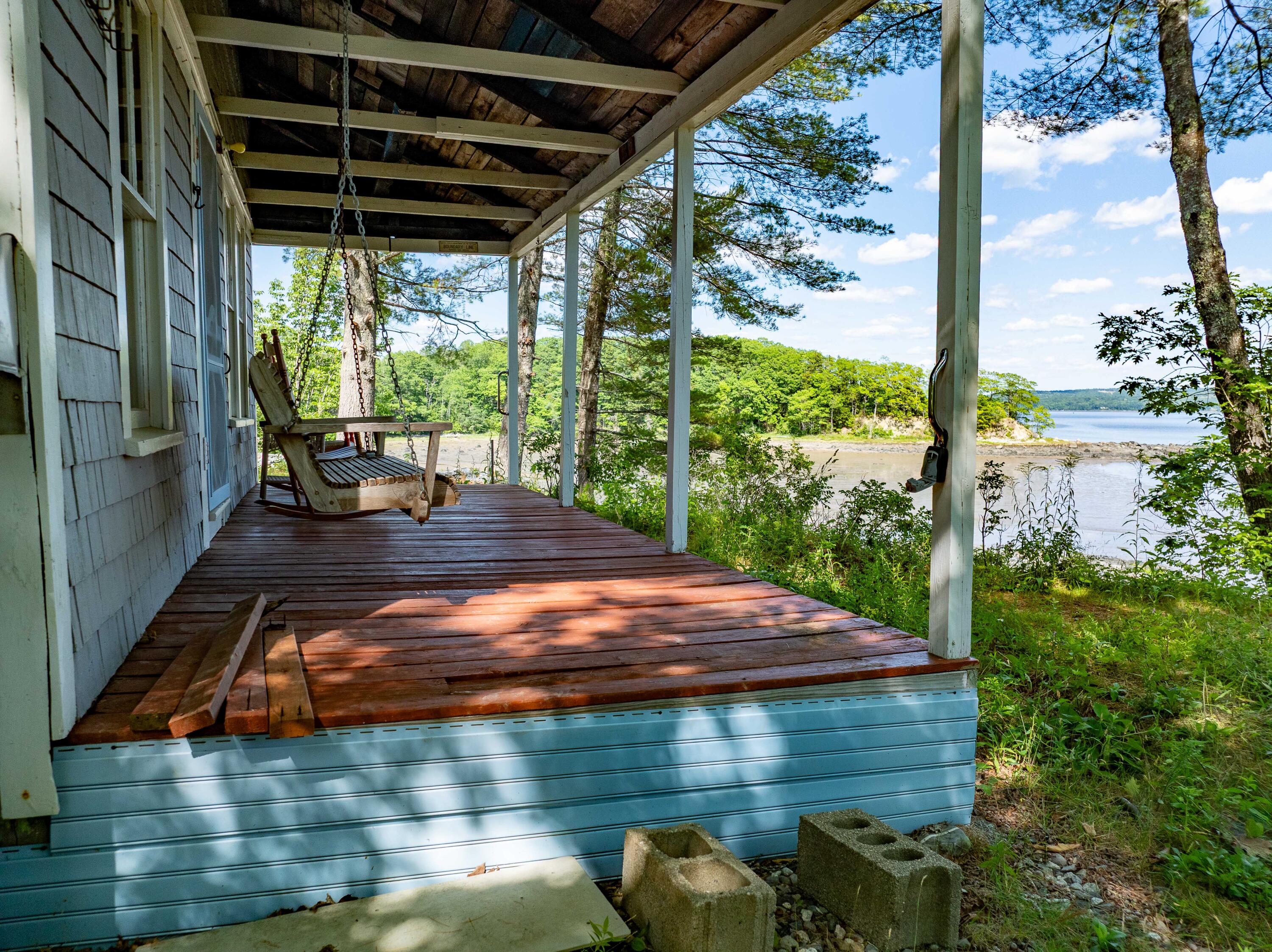 98 Schooner Drive Property Photo 5