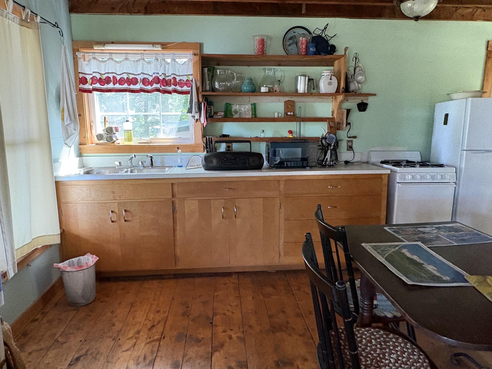 98 Schooner Drive Property Photo 6