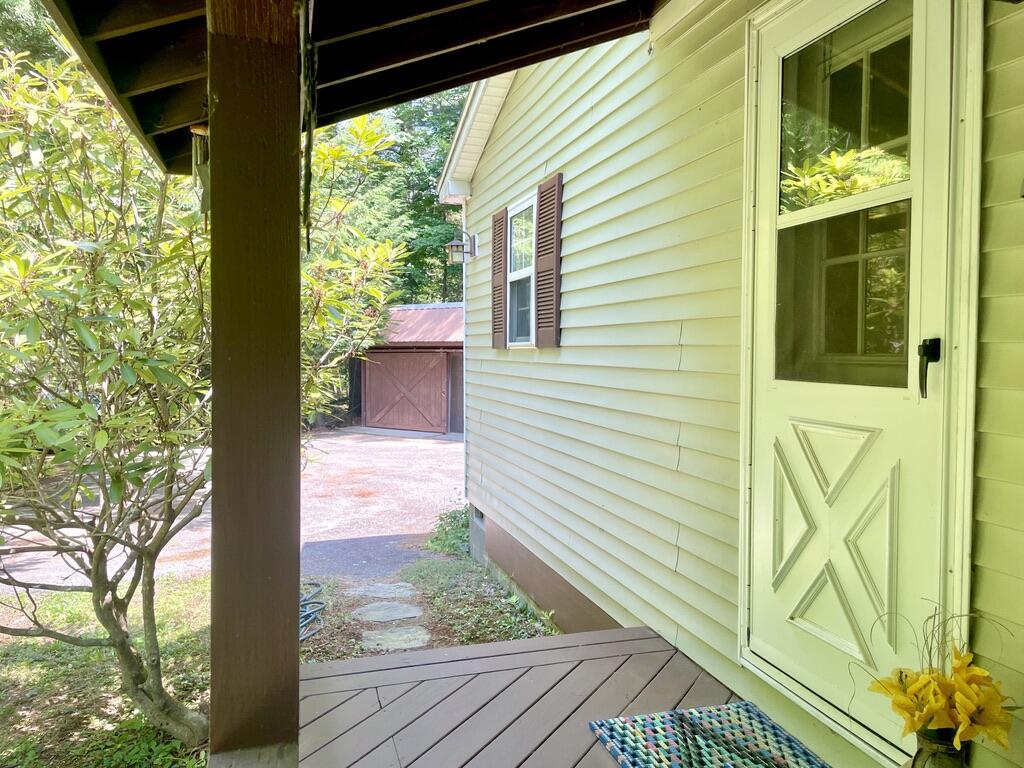 27 Meadow Lark Lane Property Photo 5
