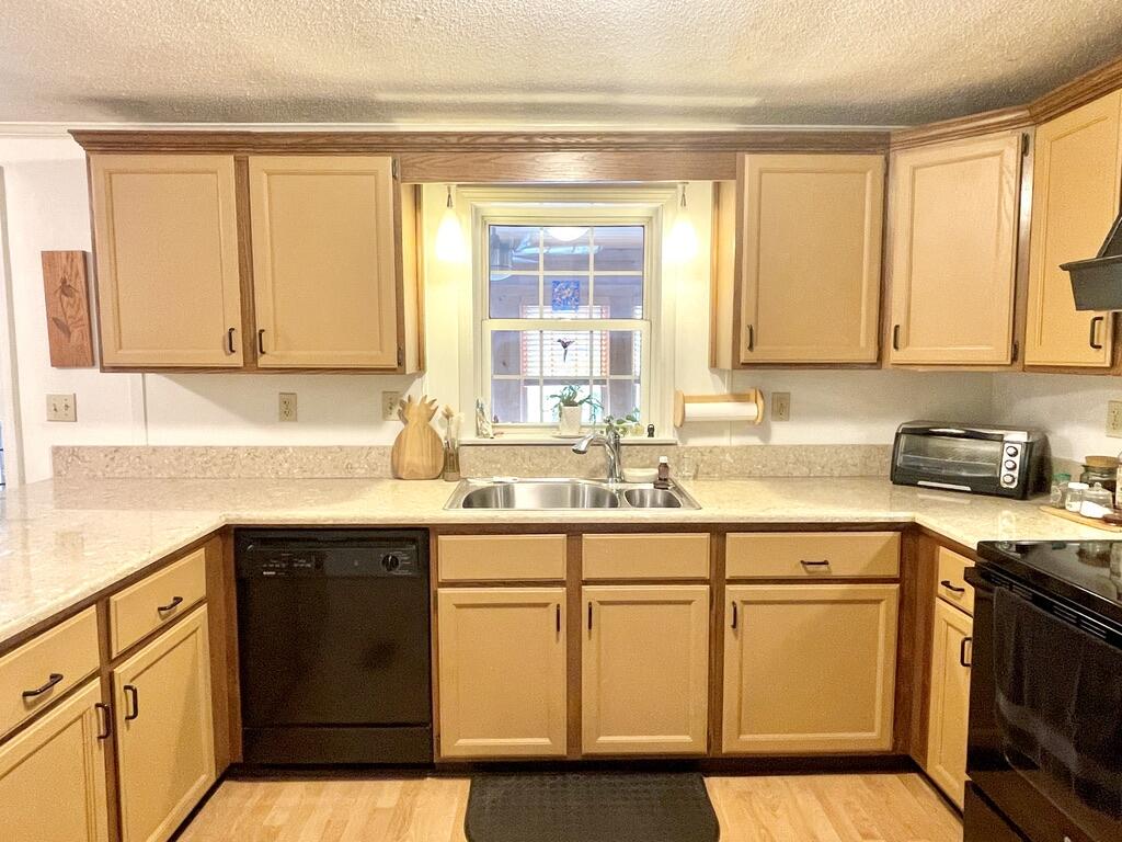 27 Meadow Lark Lane Property Photo 7