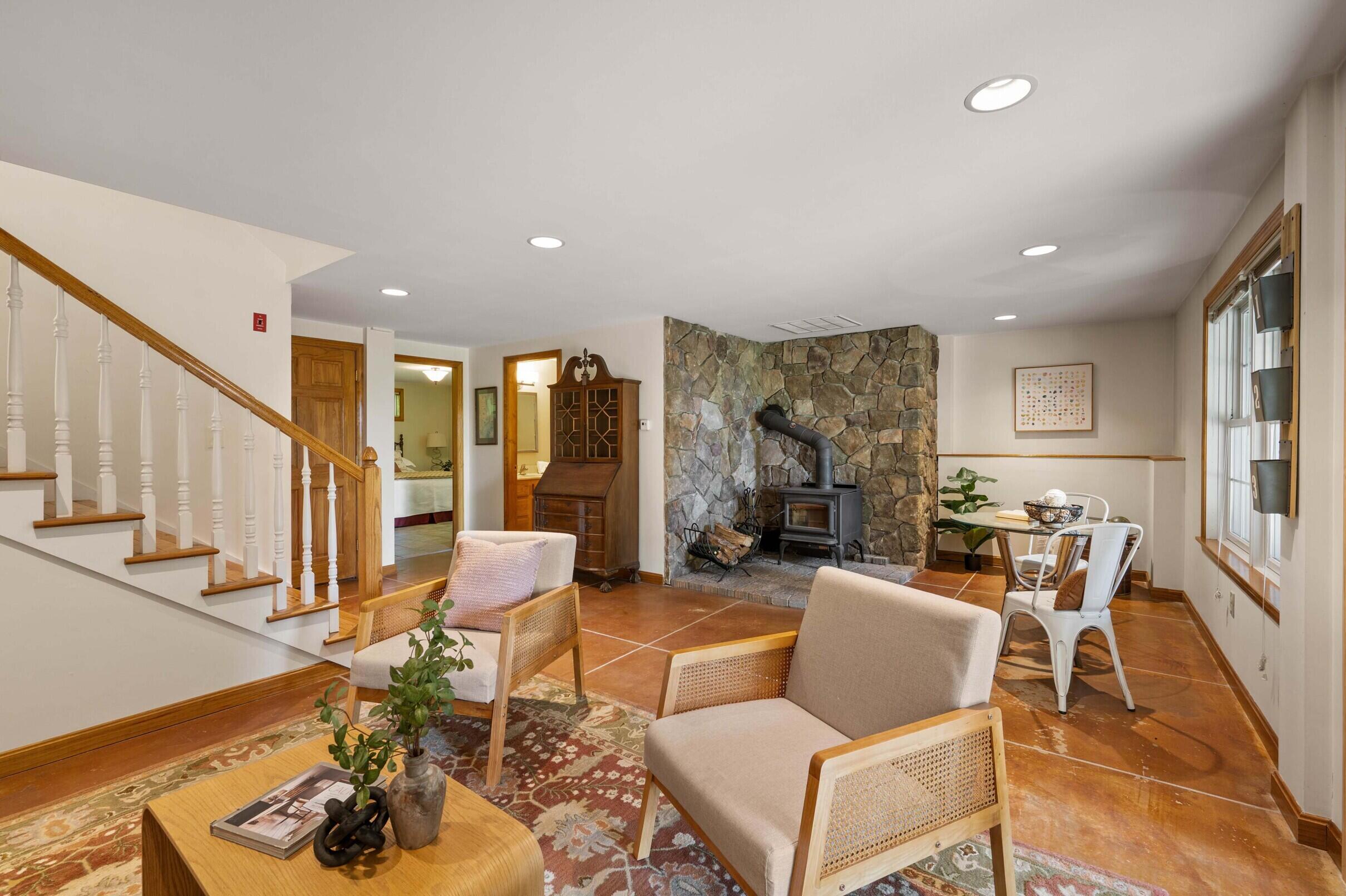 43 Hoyt Drive Property Photo 45