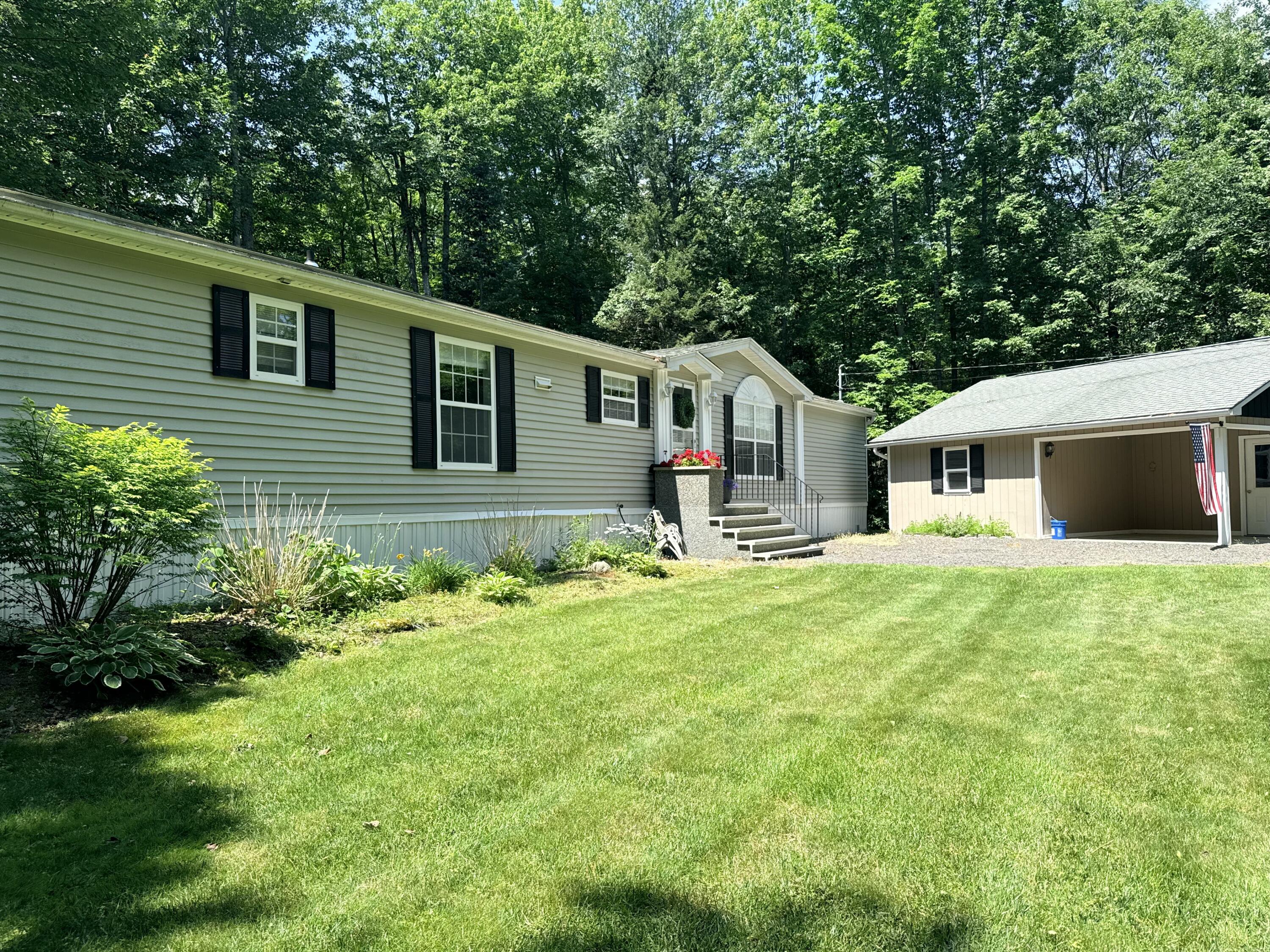 12 Forest Hills Drive Property Photo 7