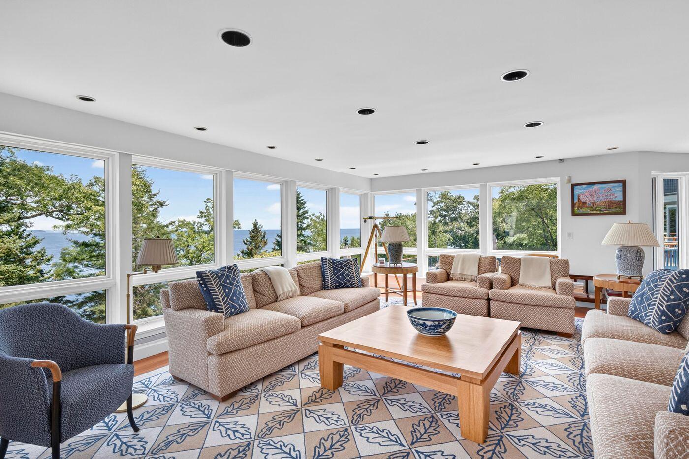 230 Bay View Street Property Photo 6