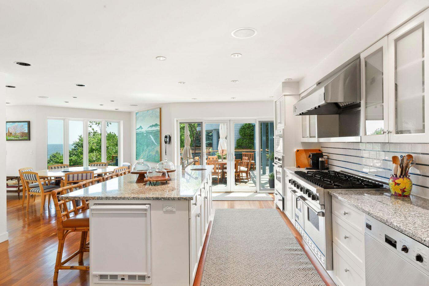 230 Bay View Street Property Photo 14