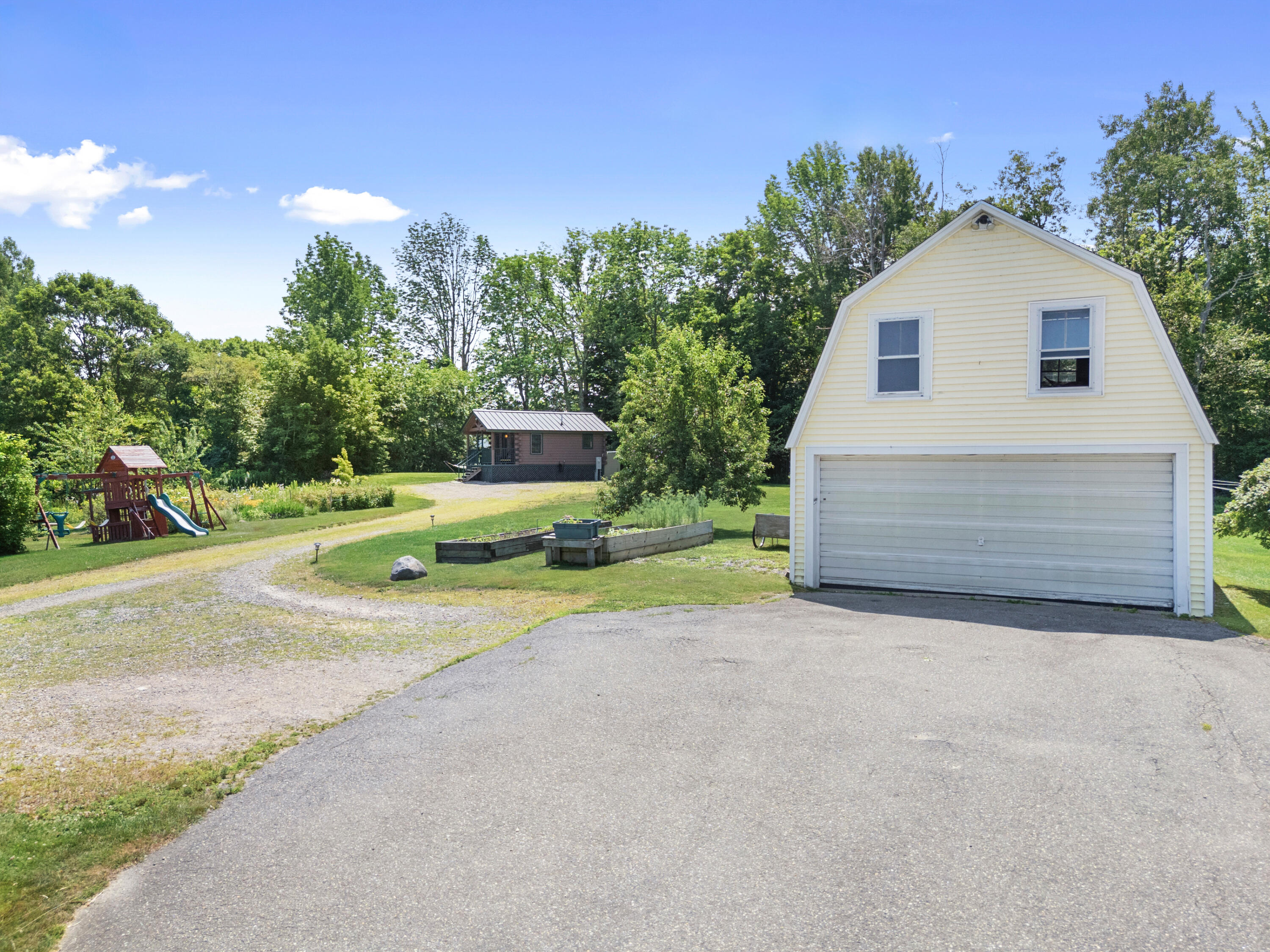 18 Beach Road Property Photo 42