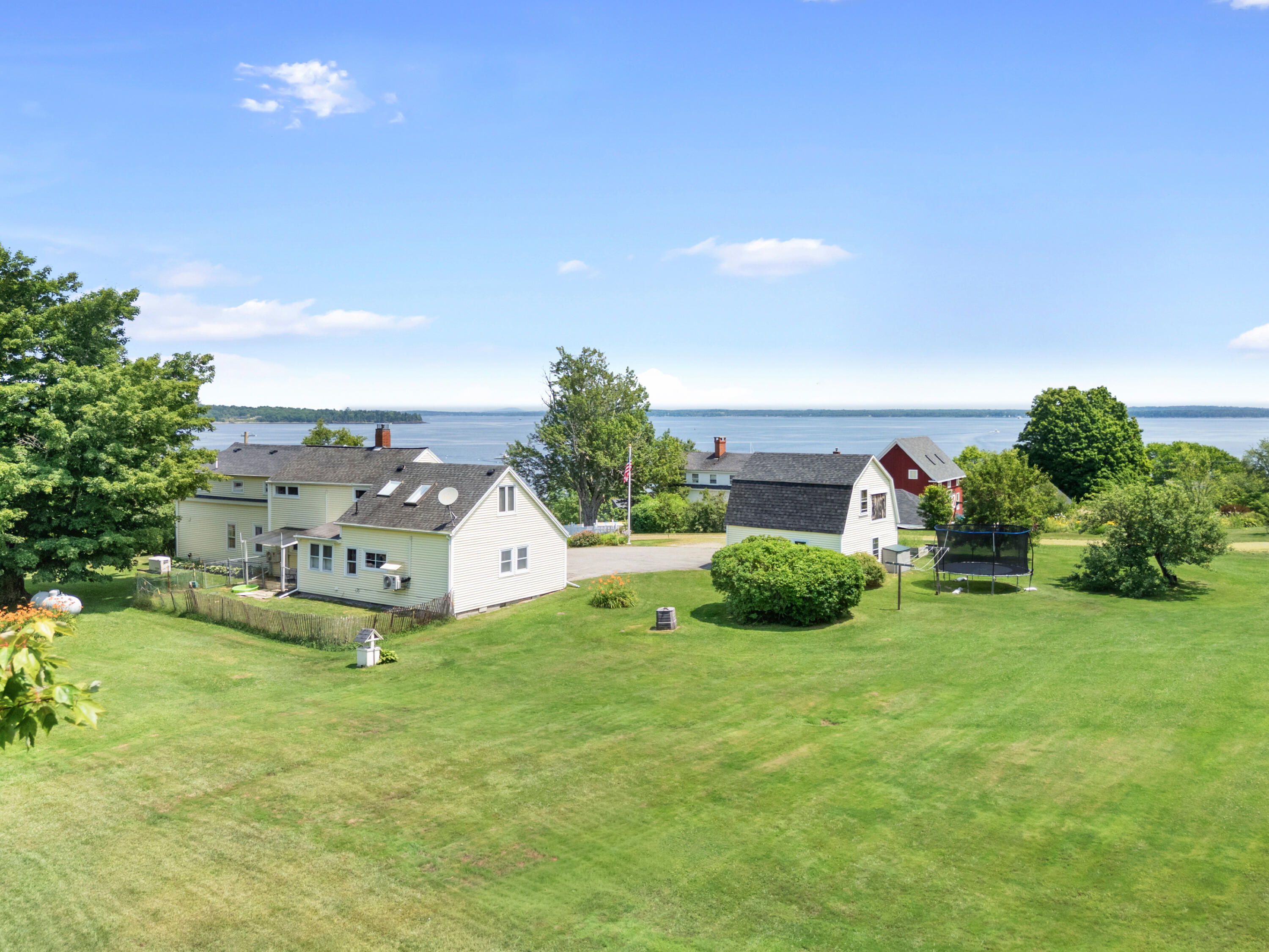 18 Beach Road Property Photo 46