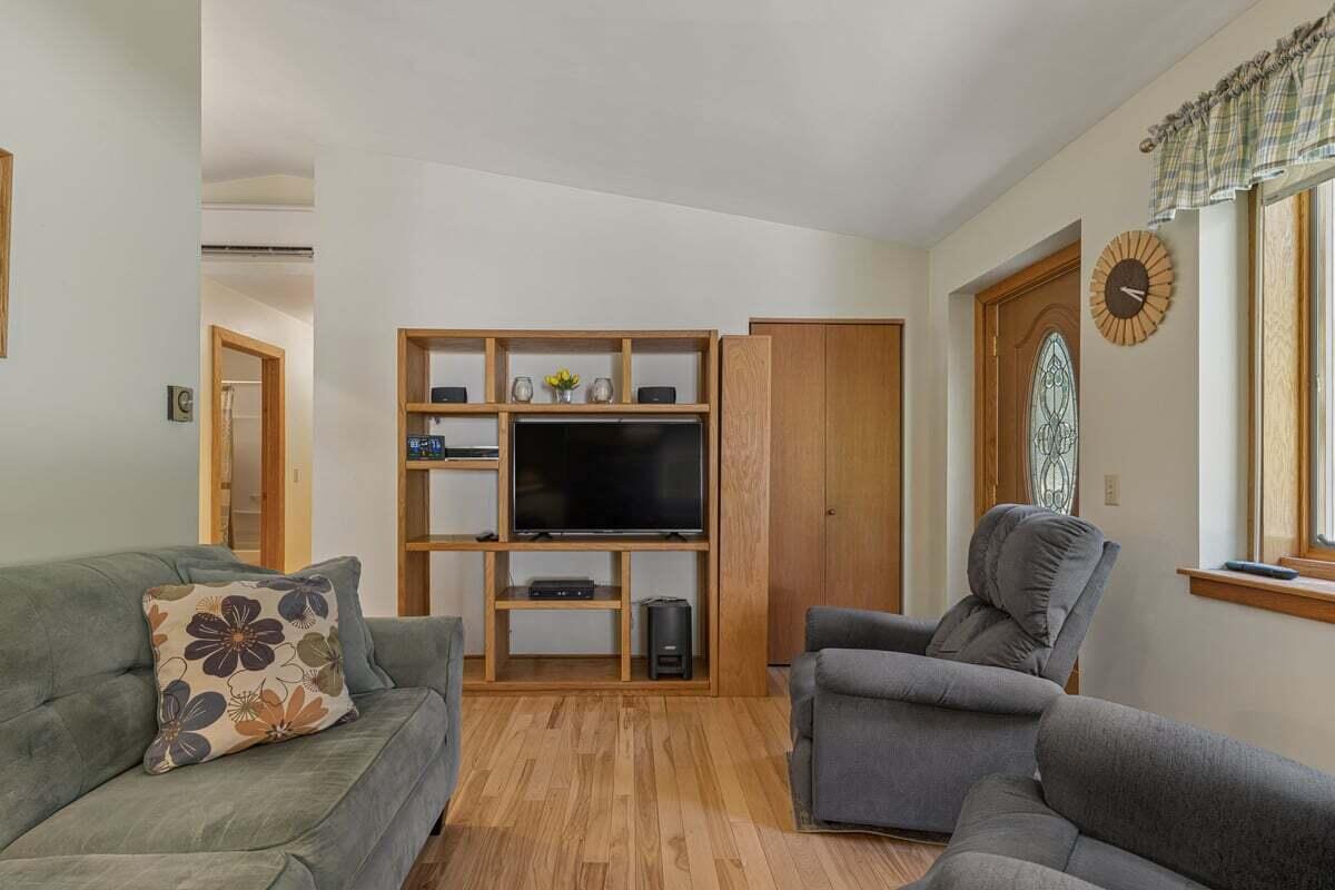17 Anderson Road Property Photo 16