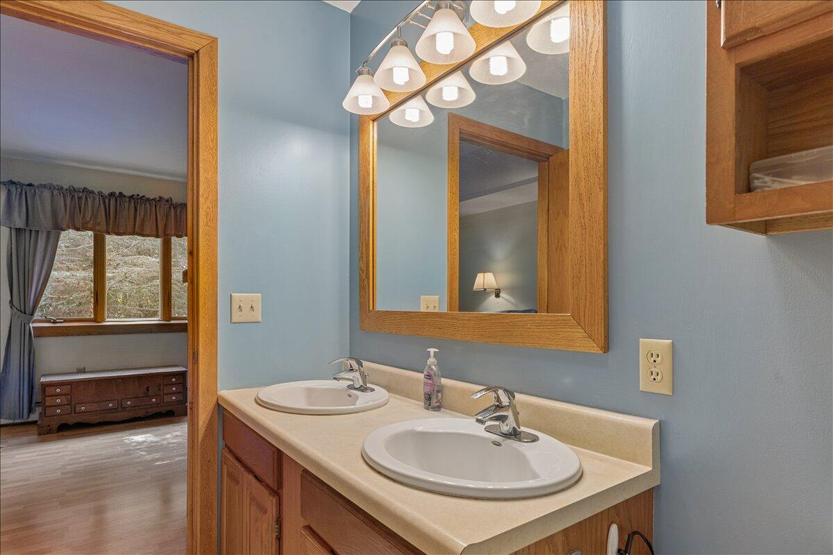 17 Anderson Road Property Photo 35