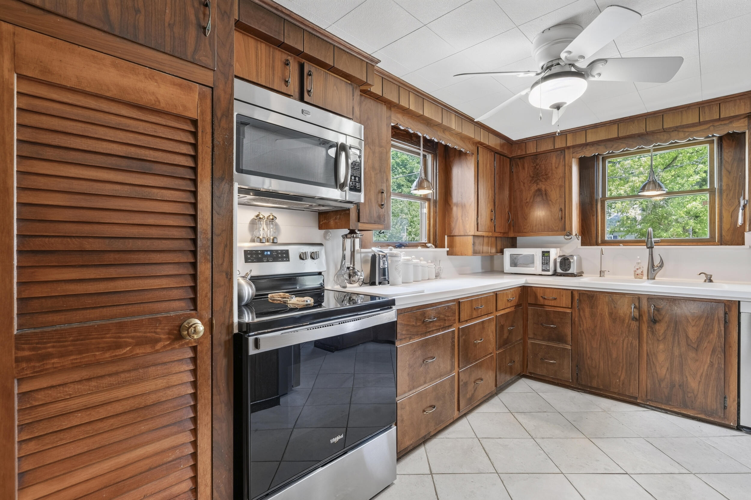 20 Central Avenue Property Photo 6