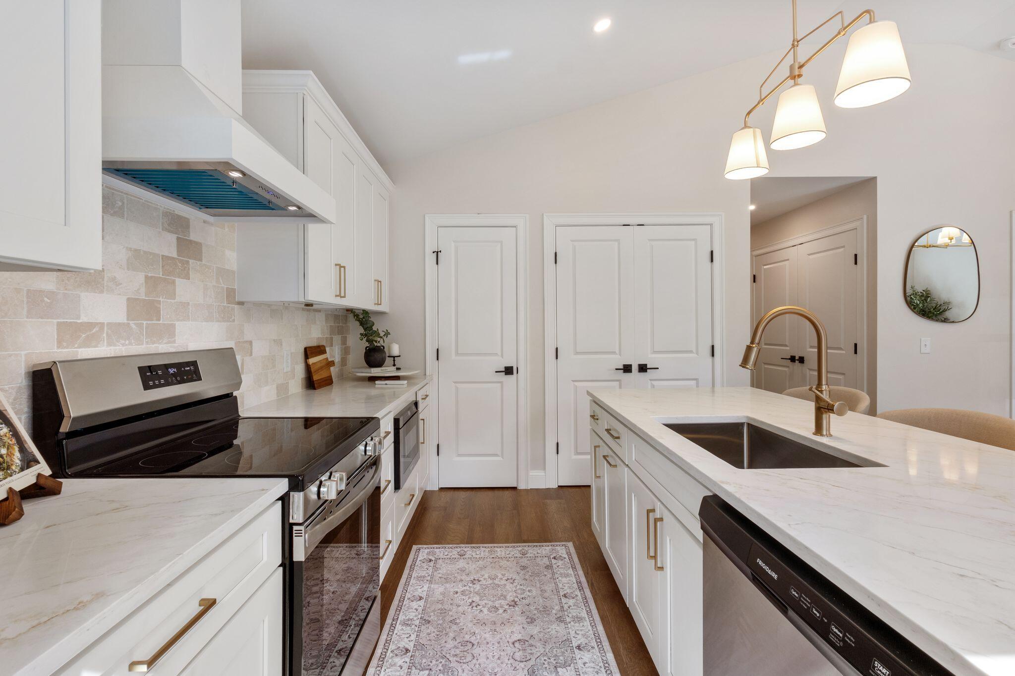 9 Brook Street Property Photo 12