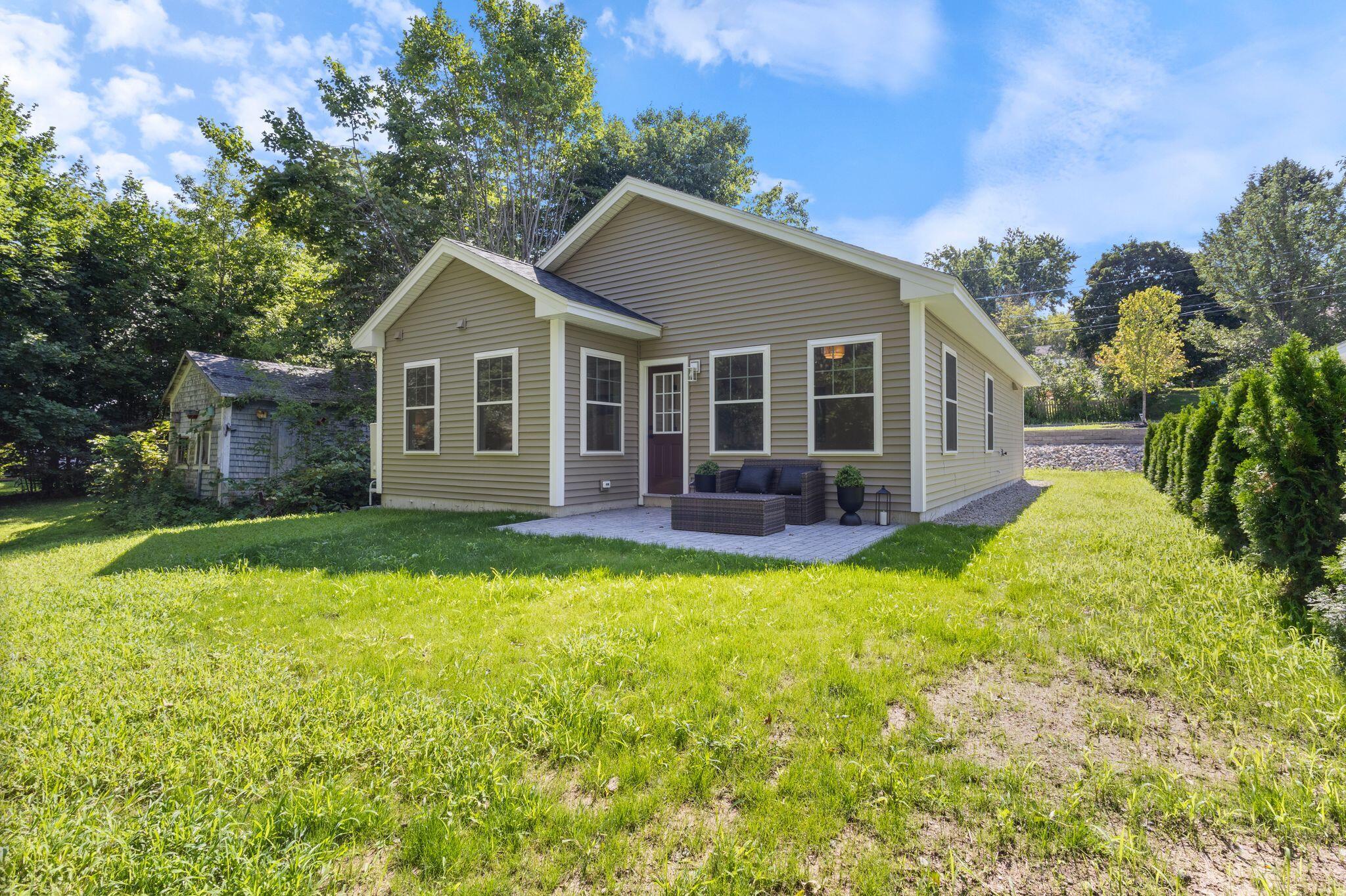 9 Brook Street Property Photo 32