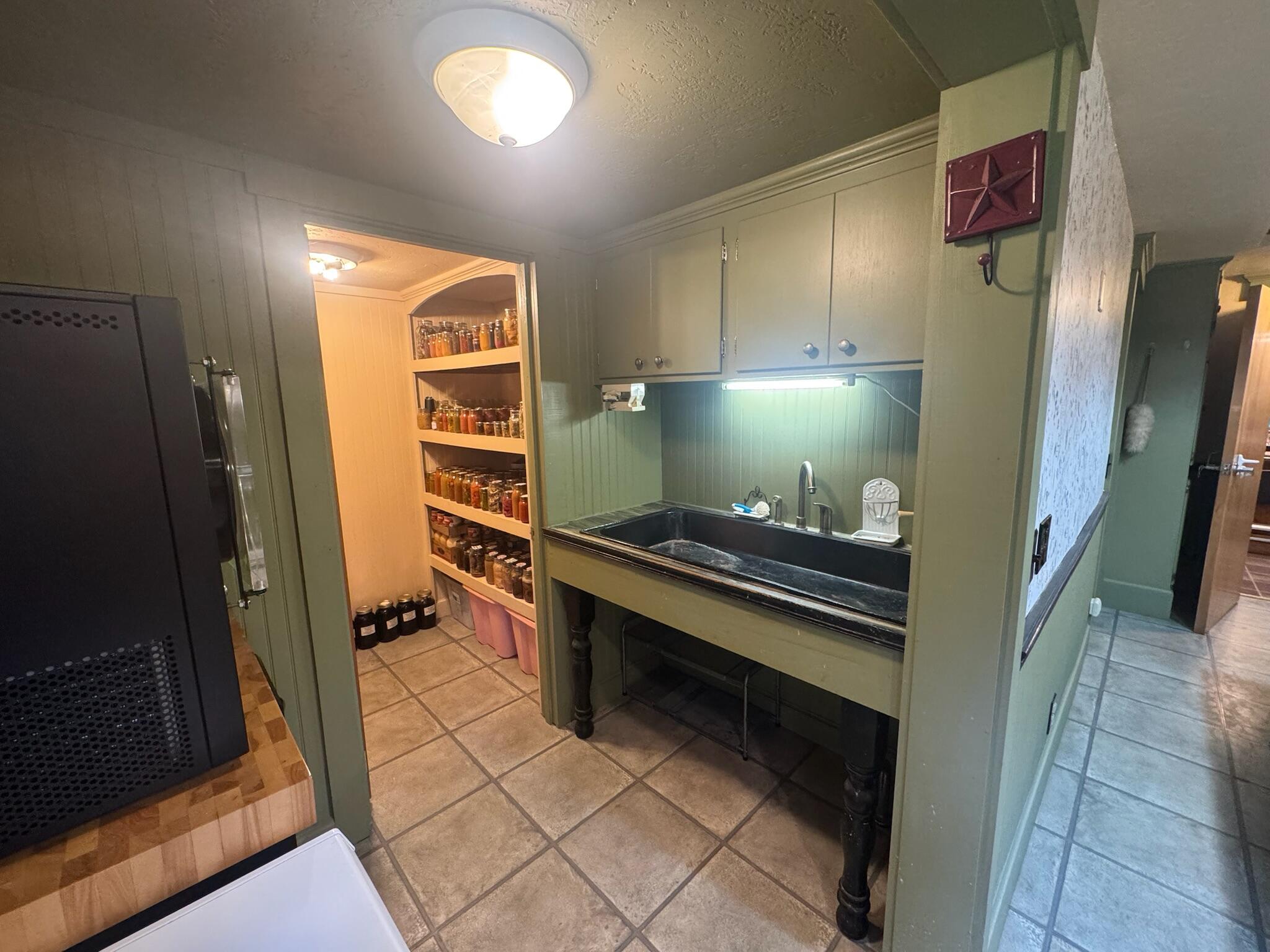 20 Charlotte Road Property Photo 20