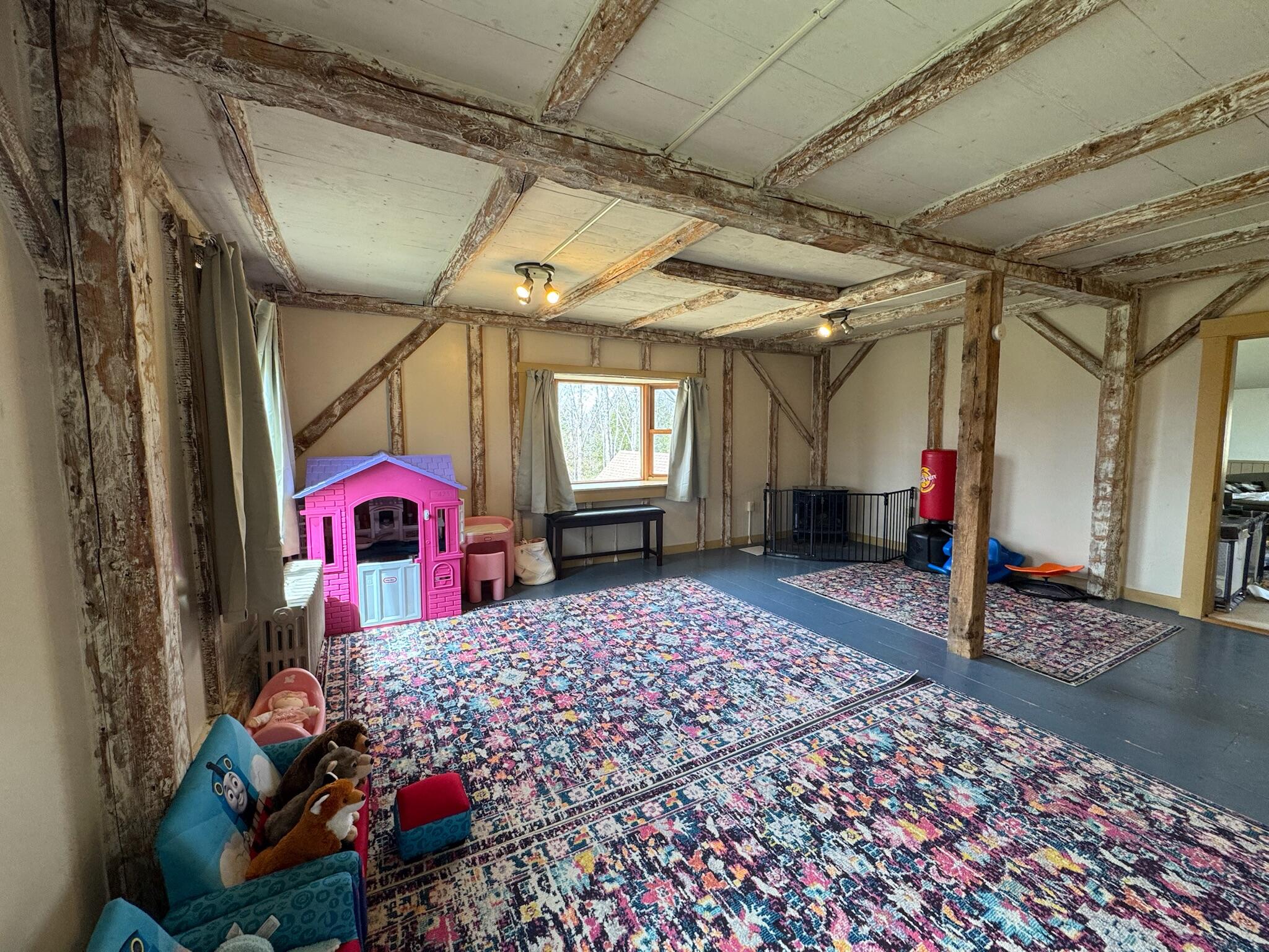 20 Charlotte Road Property Photo 38