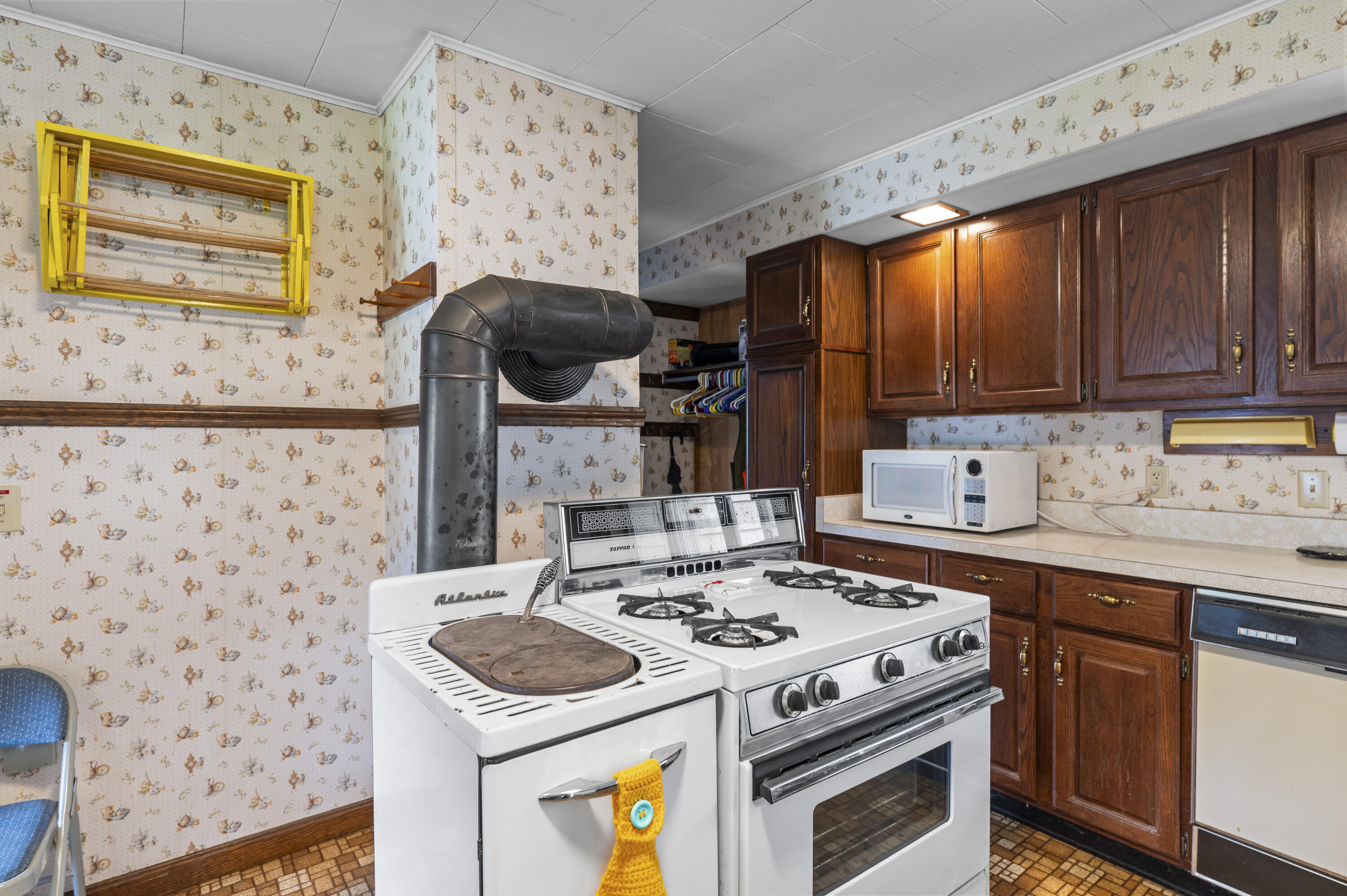 232 Wharff Road Property Photo 9