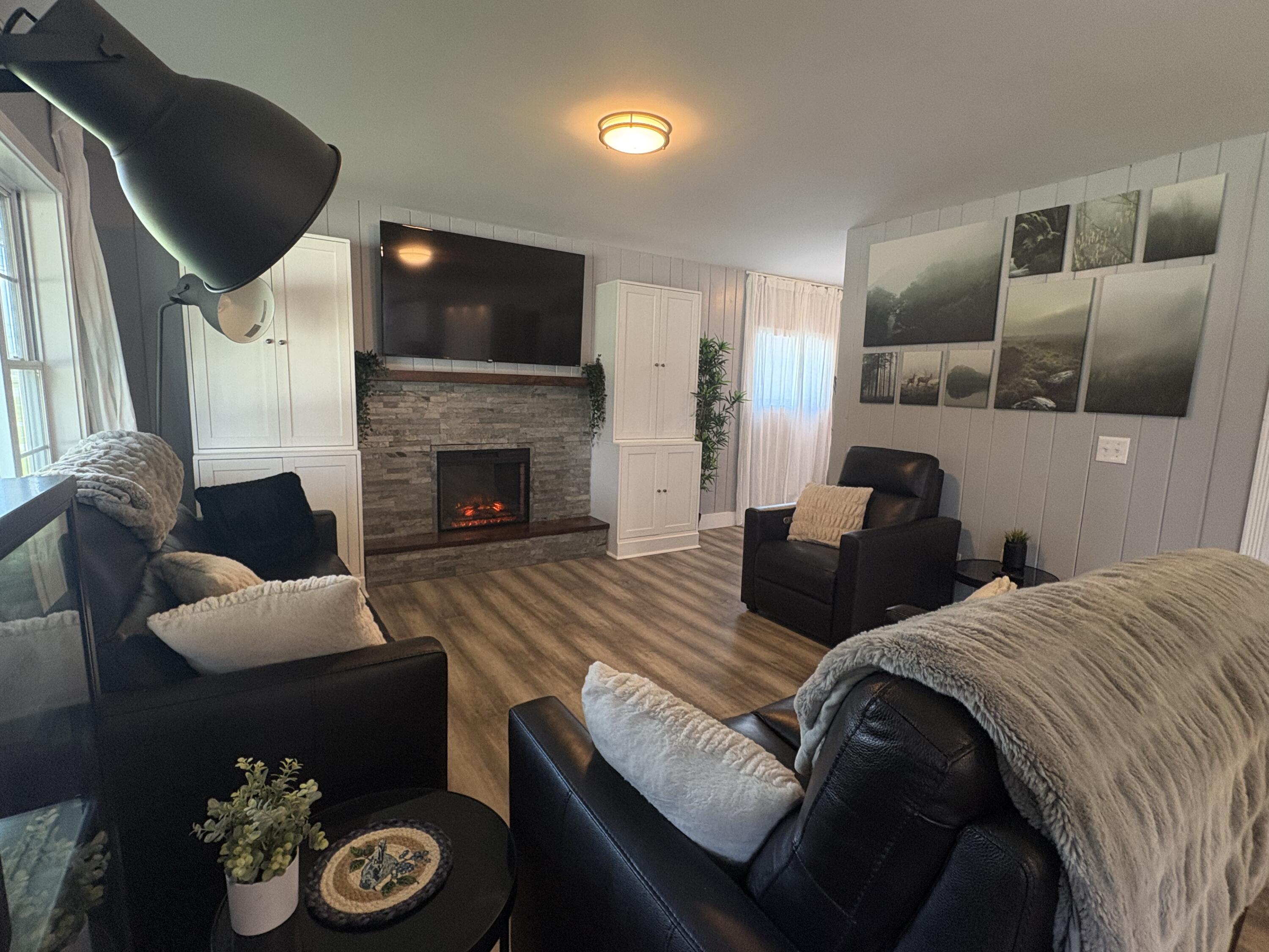 422 Peltoma Avenue Property Photo 8