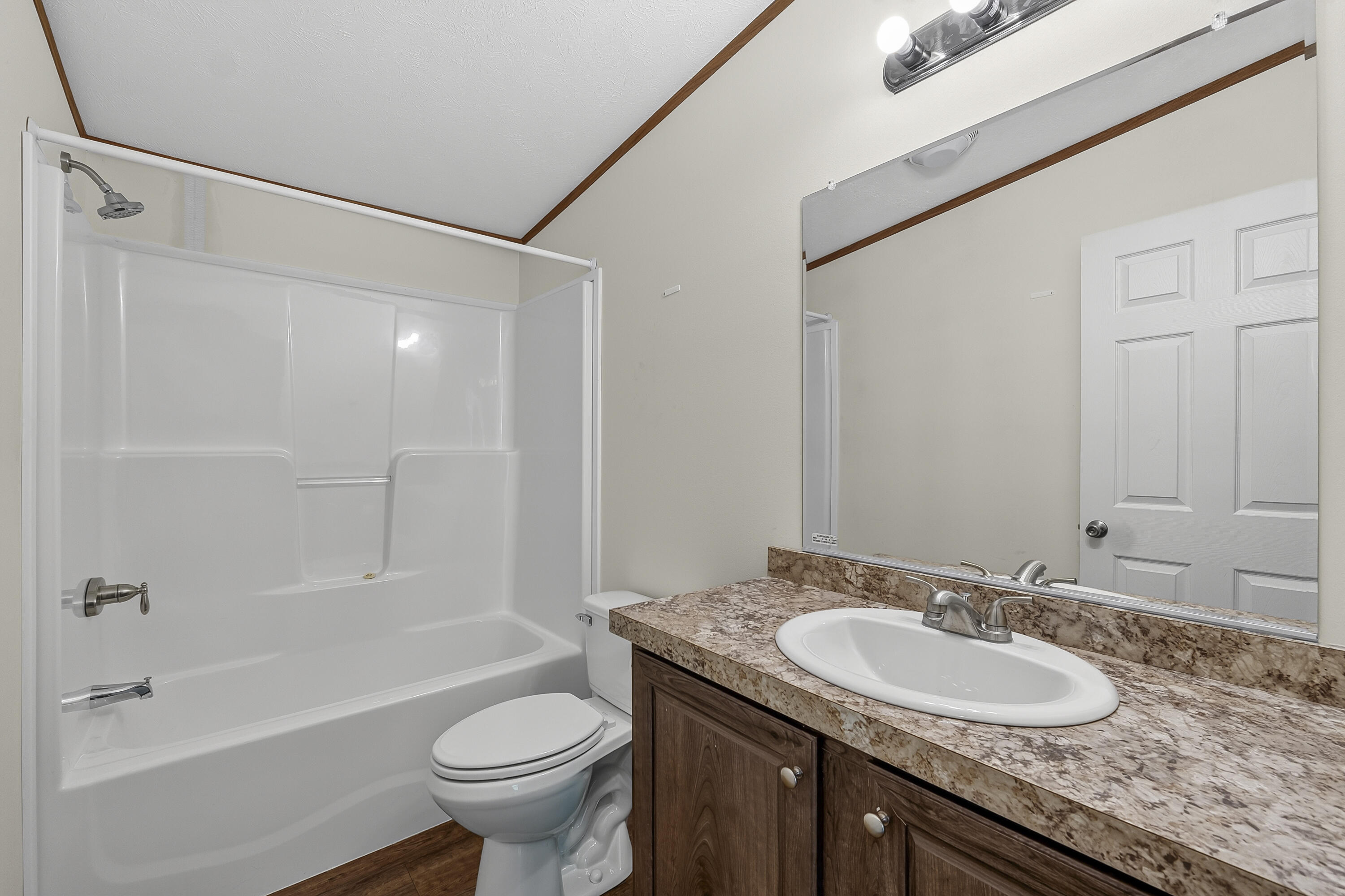 351 King Street Property Photo 17