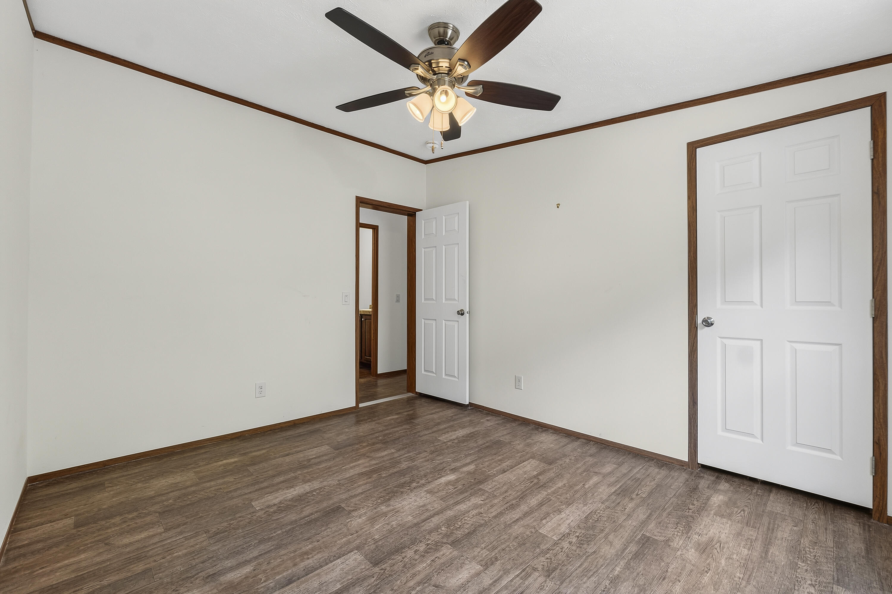351 King Street Property Photo 19