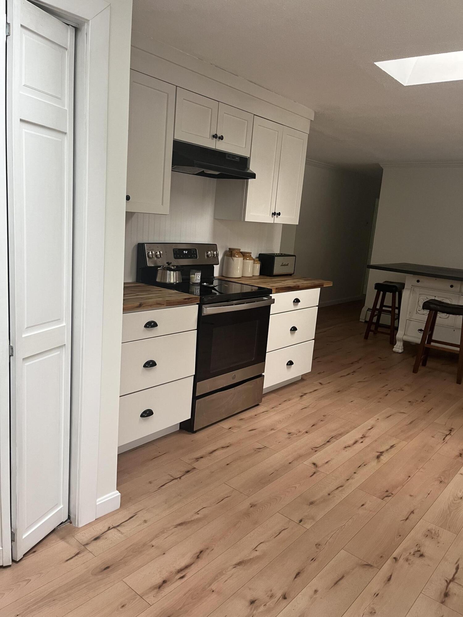 201 Juniper Street Property Photo 10