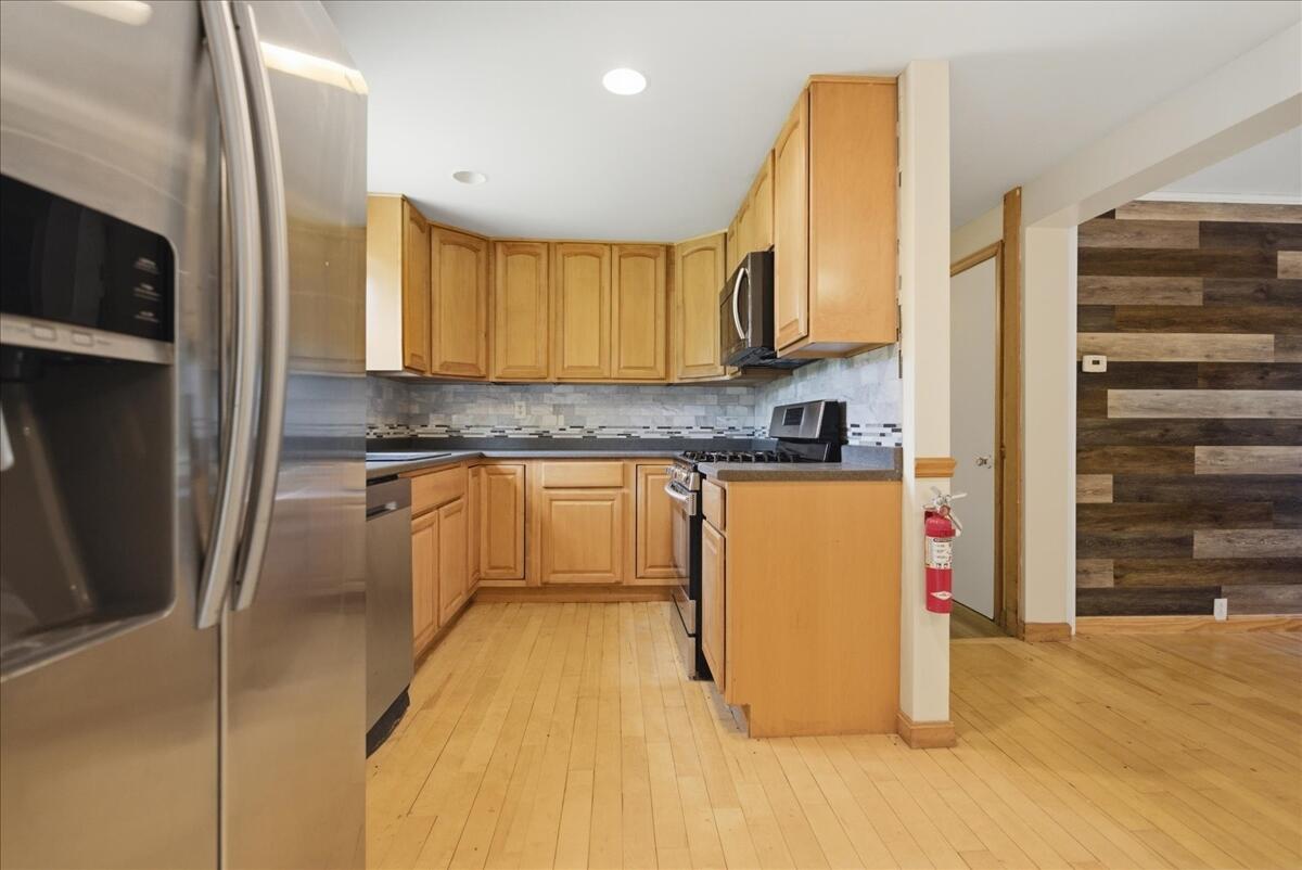 1121 River Avenue Property Photo 10