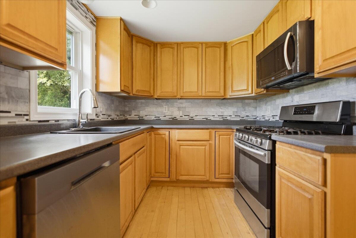 1121 River Avenue Property Photo 11