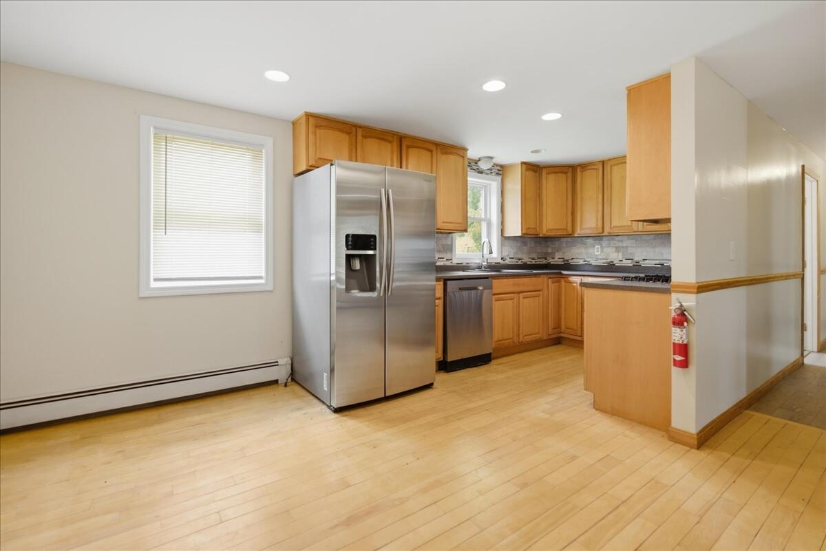 1121 River Avenue Property Photo 17