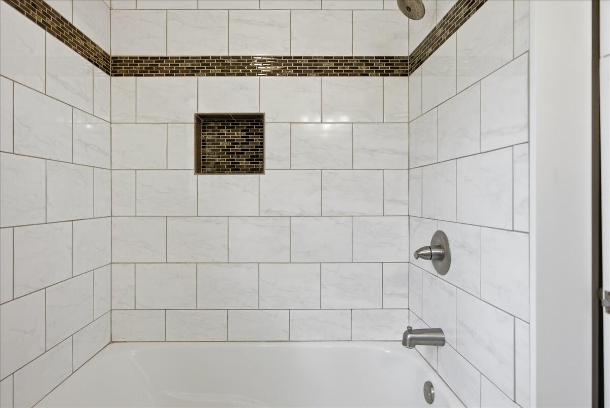 1121 River Avenue Property Photo 27