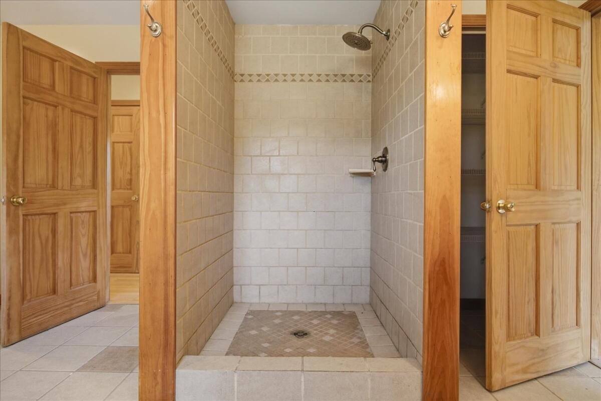 1121 River Avenue Property Photo 56