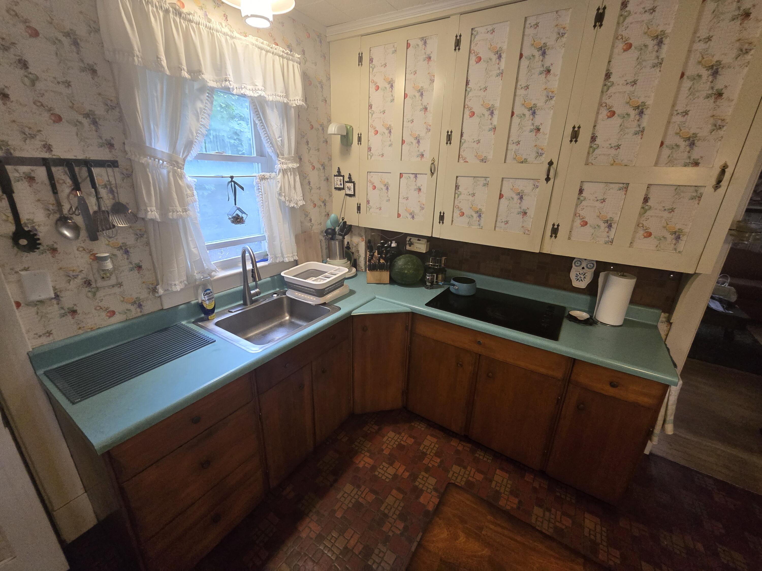 156 Stillwater Avenue Property Photo 10