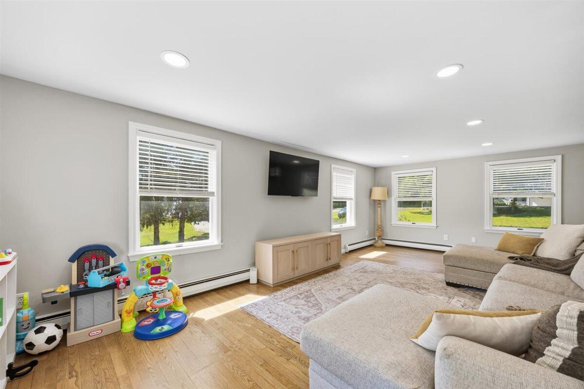 208 Cranberry Meadow Road Property Photo 8