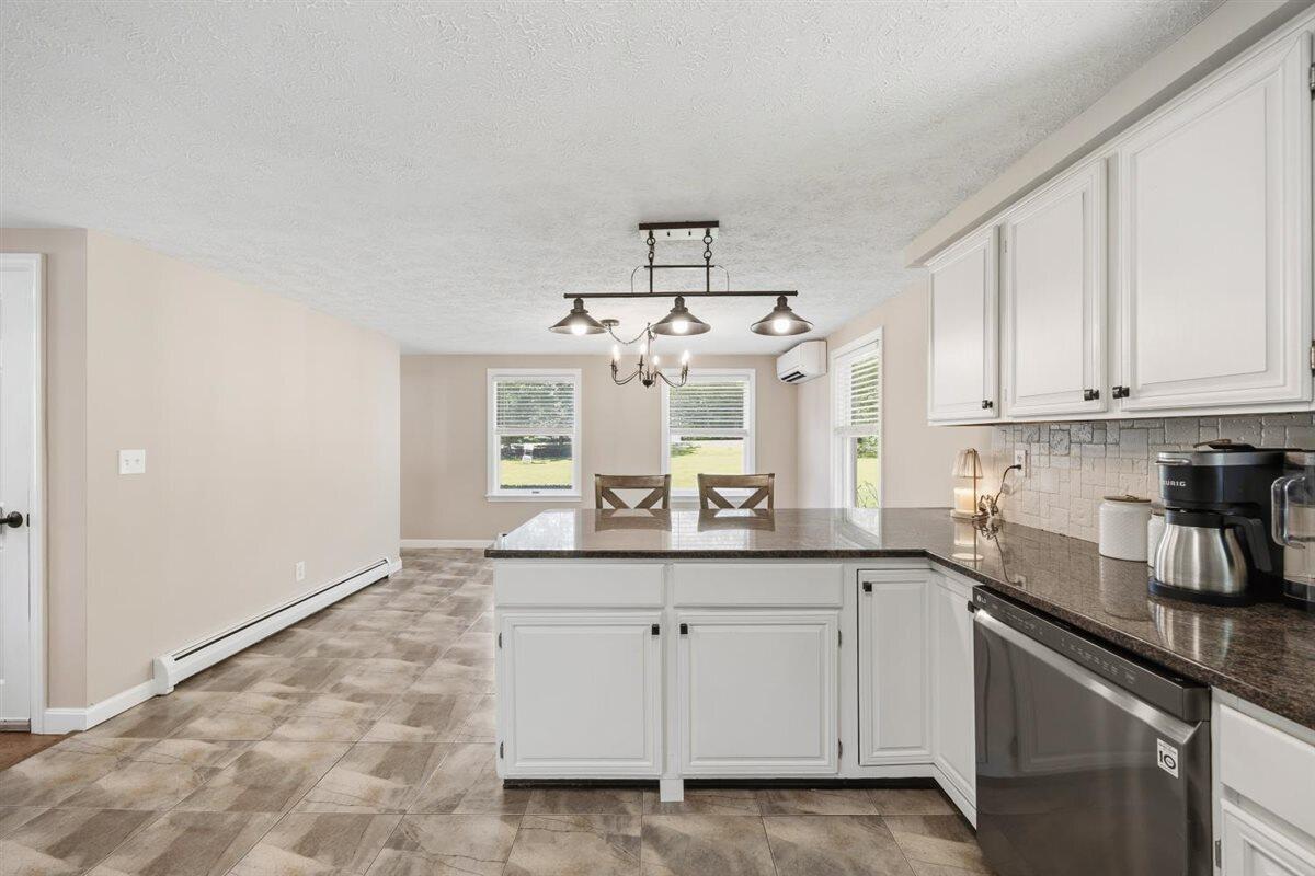 208 Cranberry Meadow Road Property Photo 11