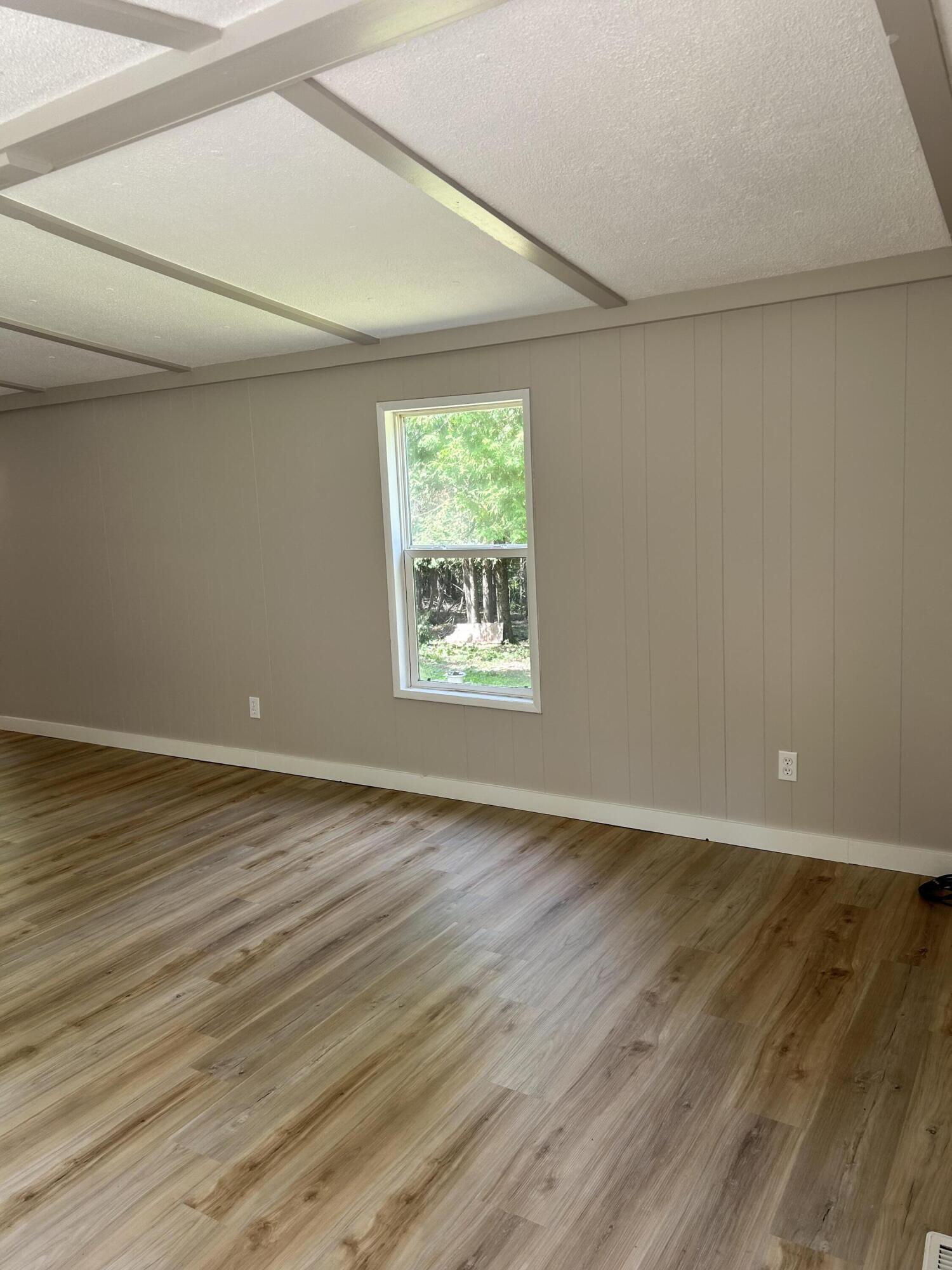267 E Newport Road Property Photo 14