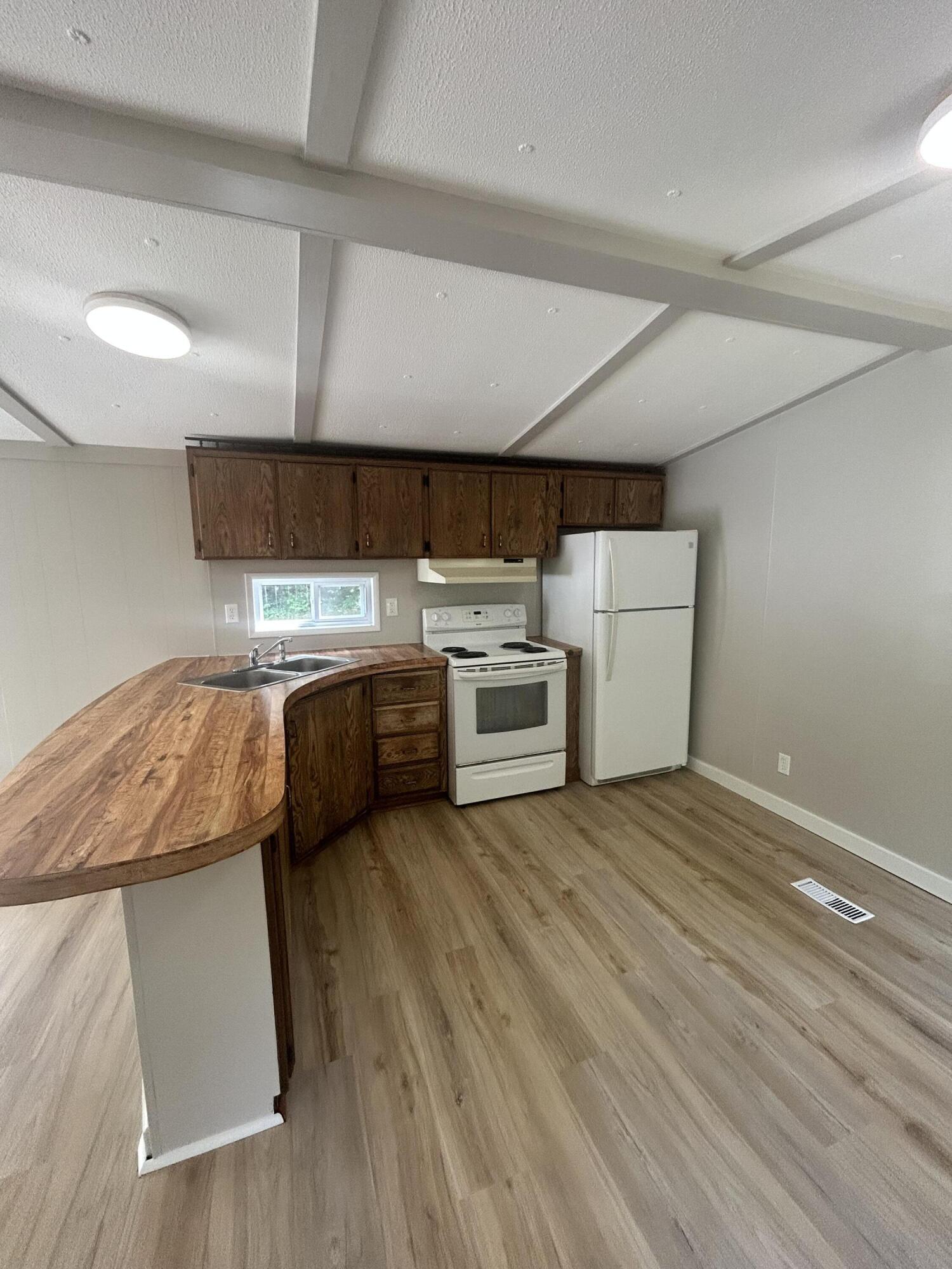 267 E Newport Road Property Photo 16