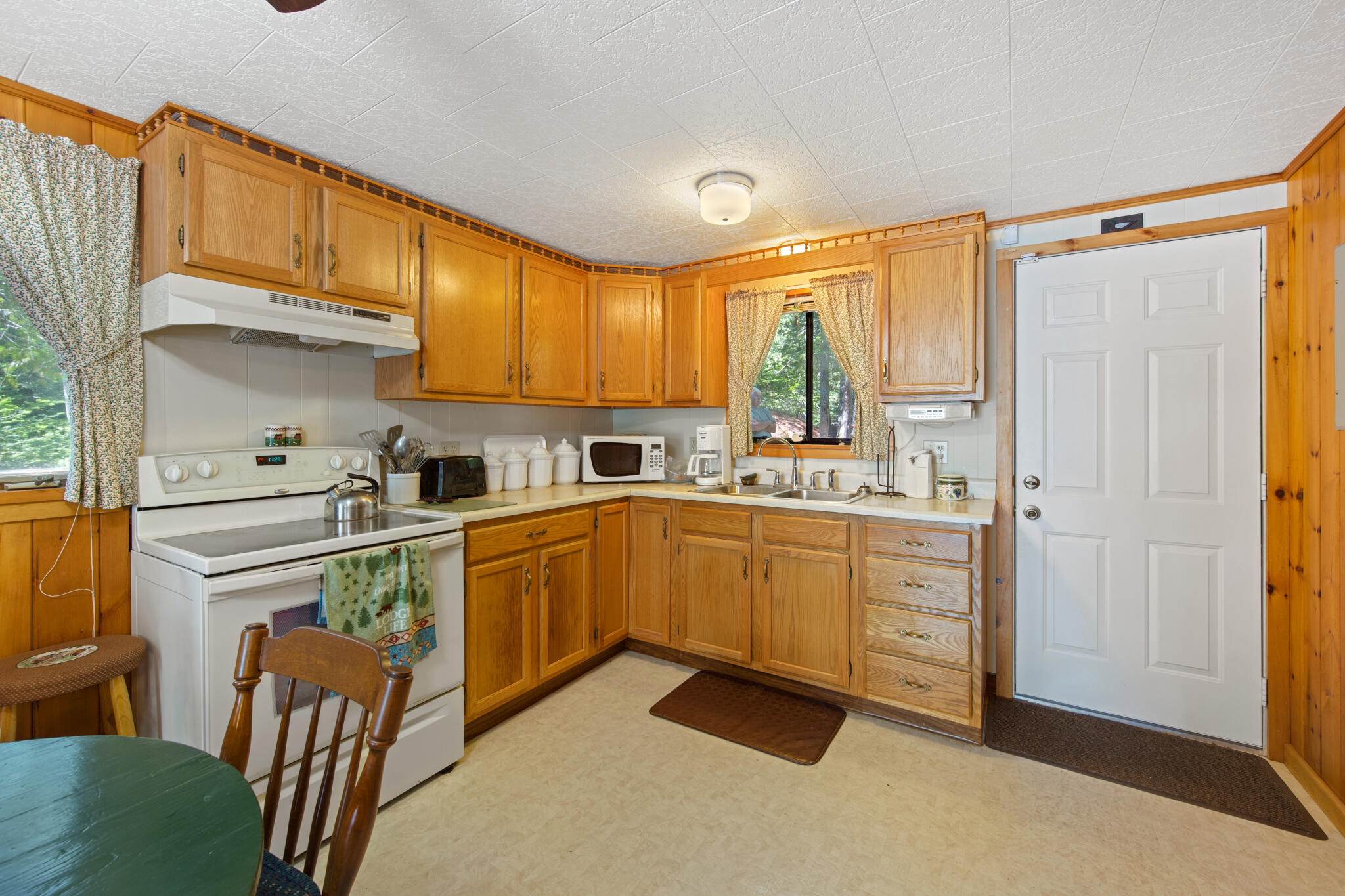 3 Ring Point Property Photo 14