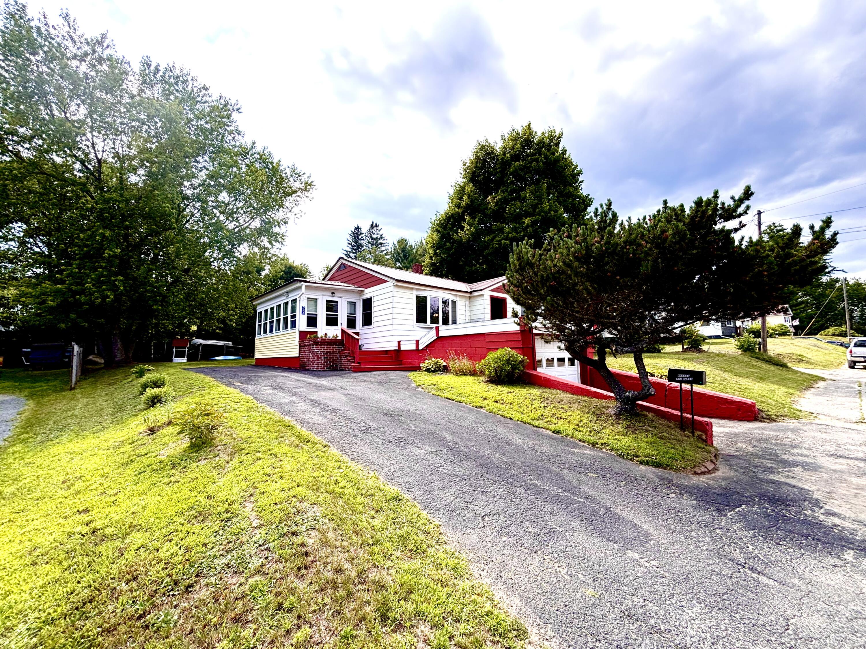 244 Bates Street Property Photo 2