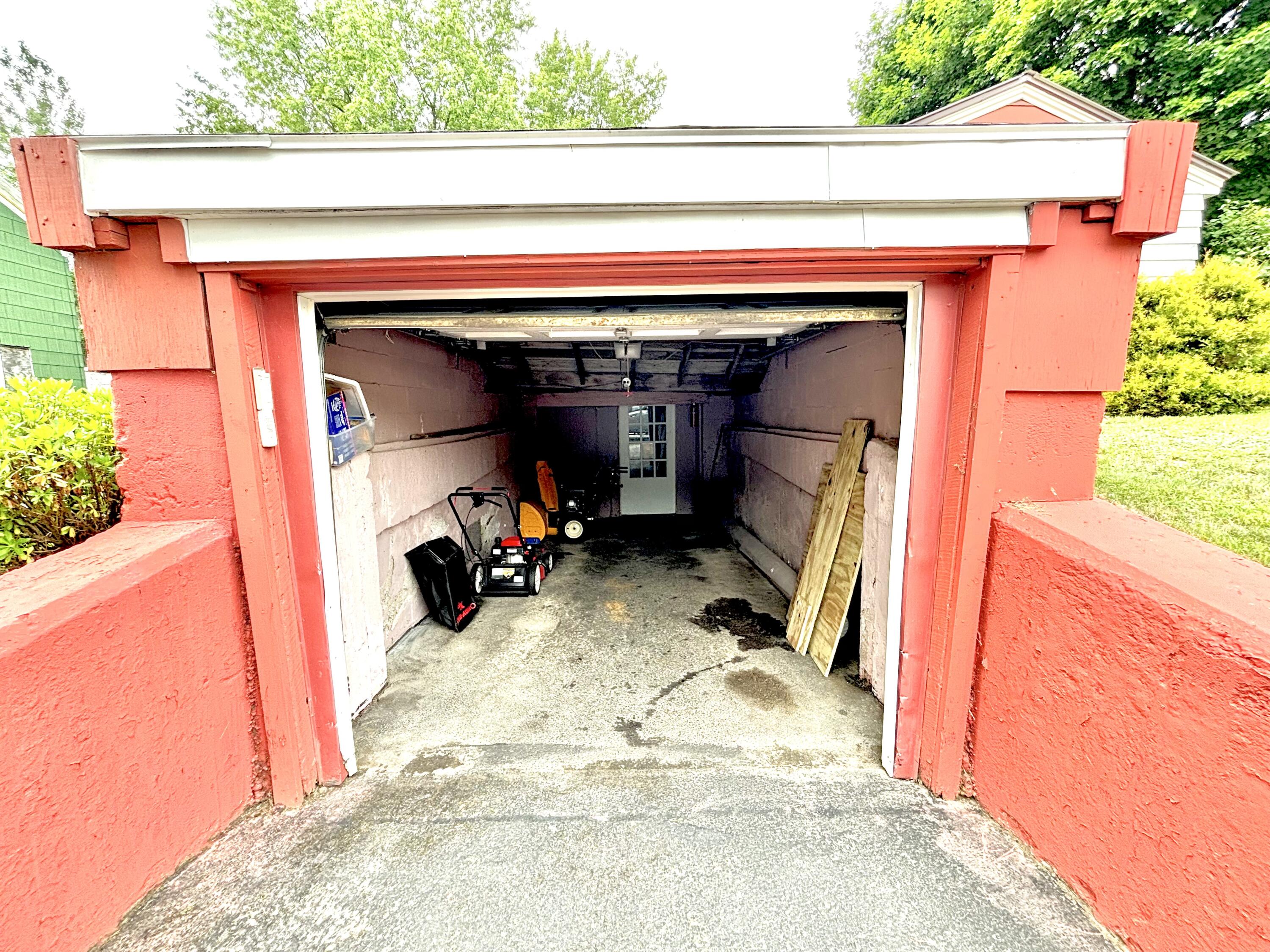 244 Bates Street Property Photo 30