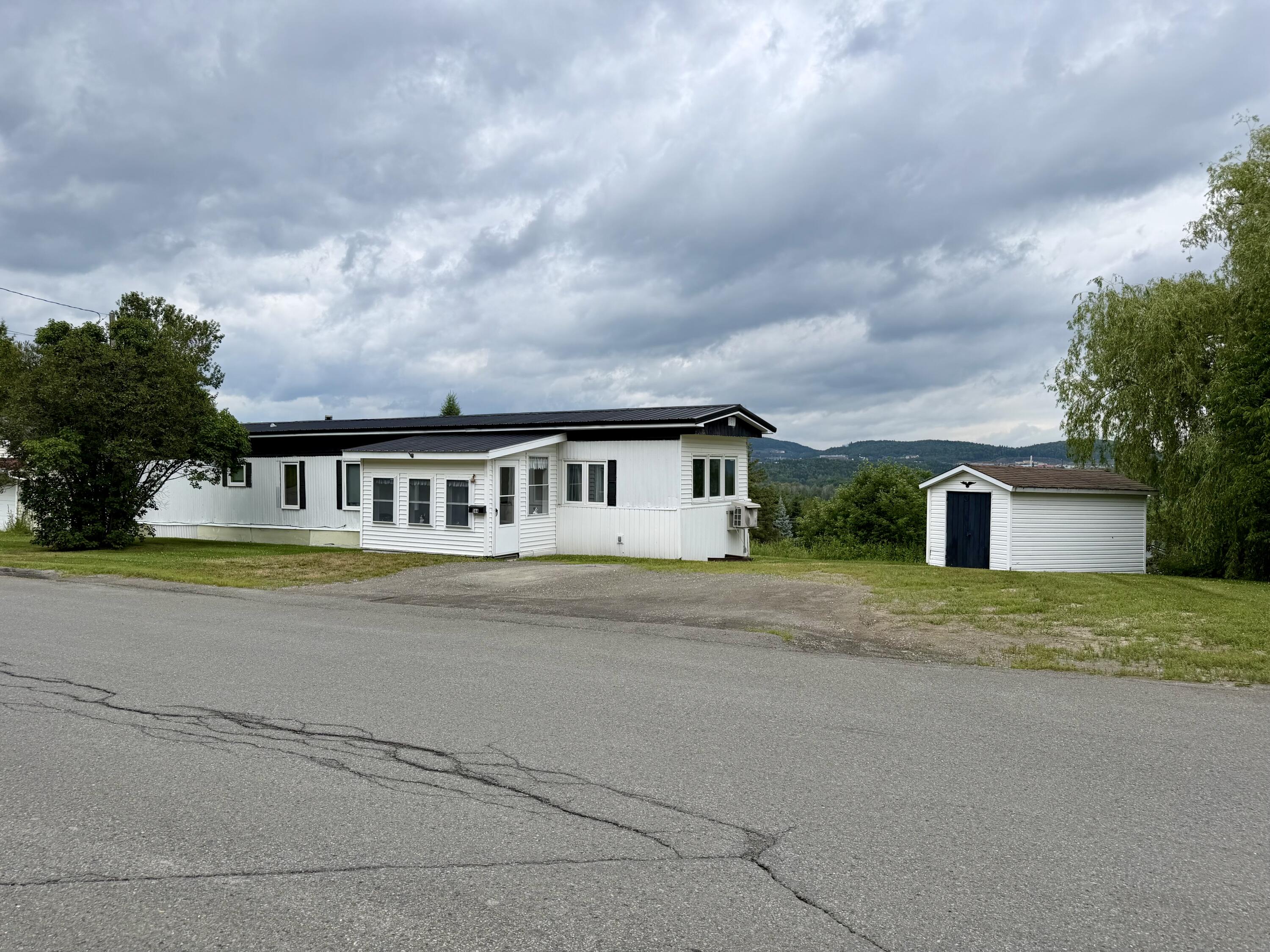 544 Riverview Street Property Photo 1
