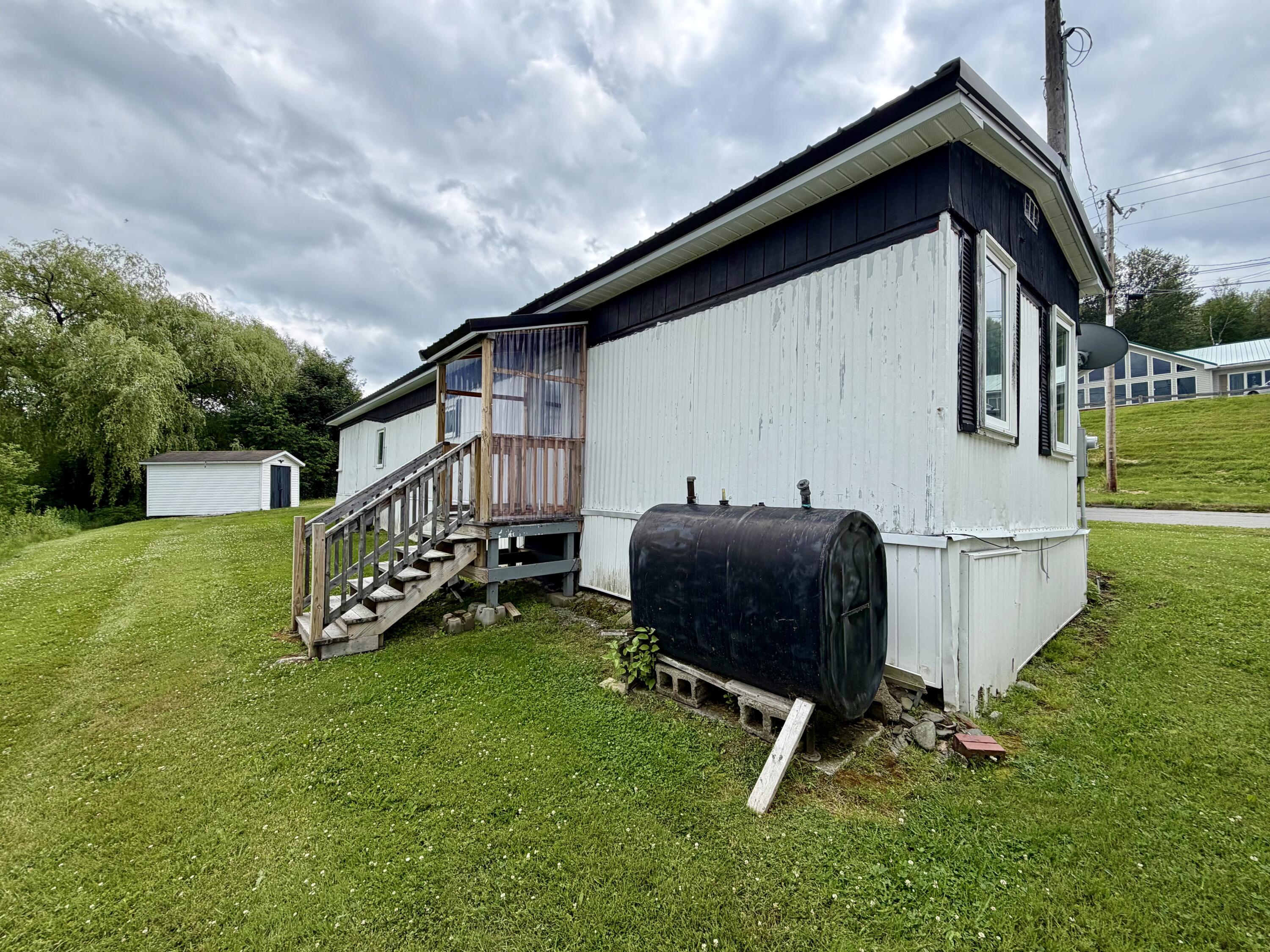 544 Riverview Street Property Photo 4