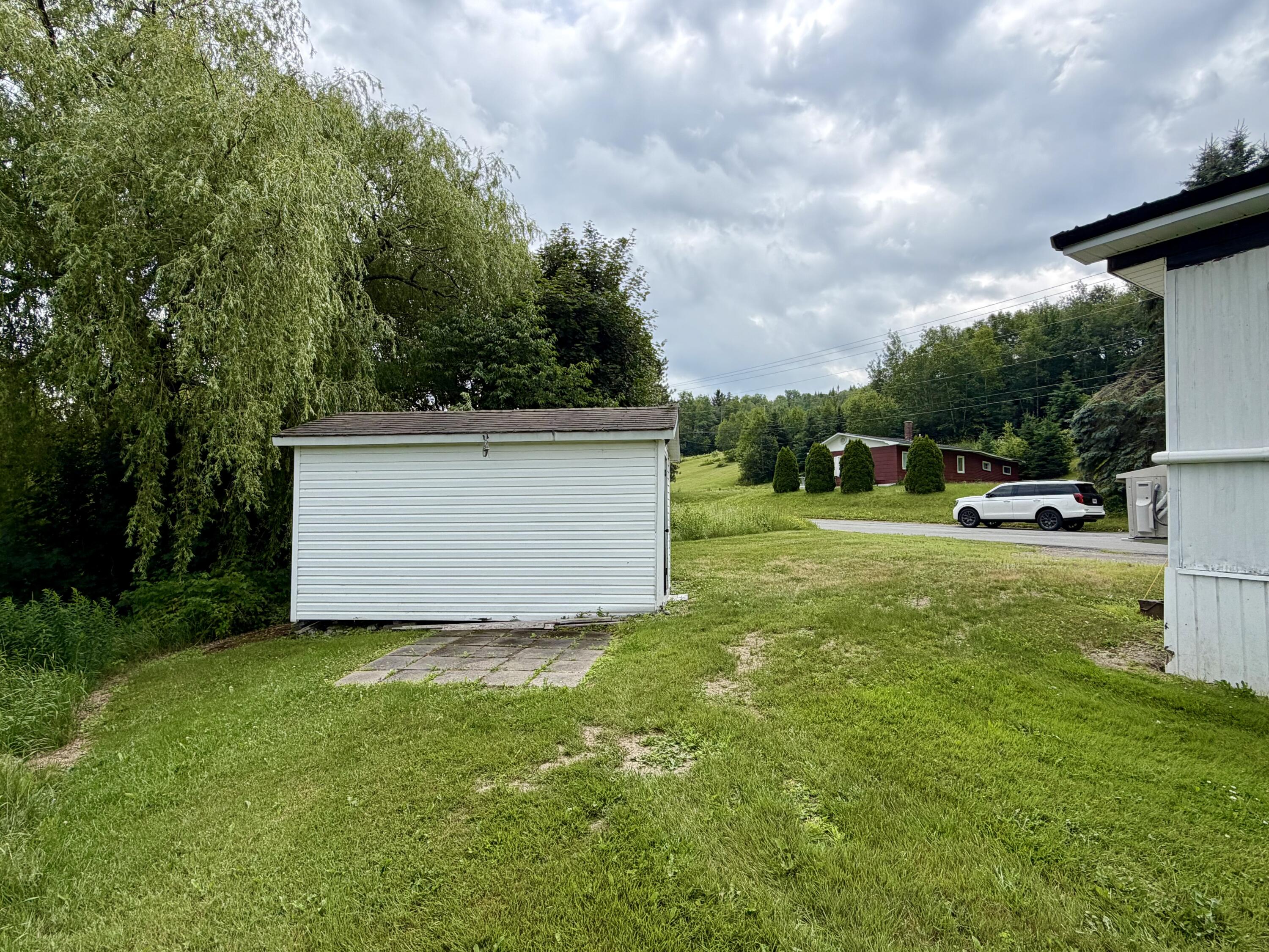 544 Riverview Street Property Photo 7