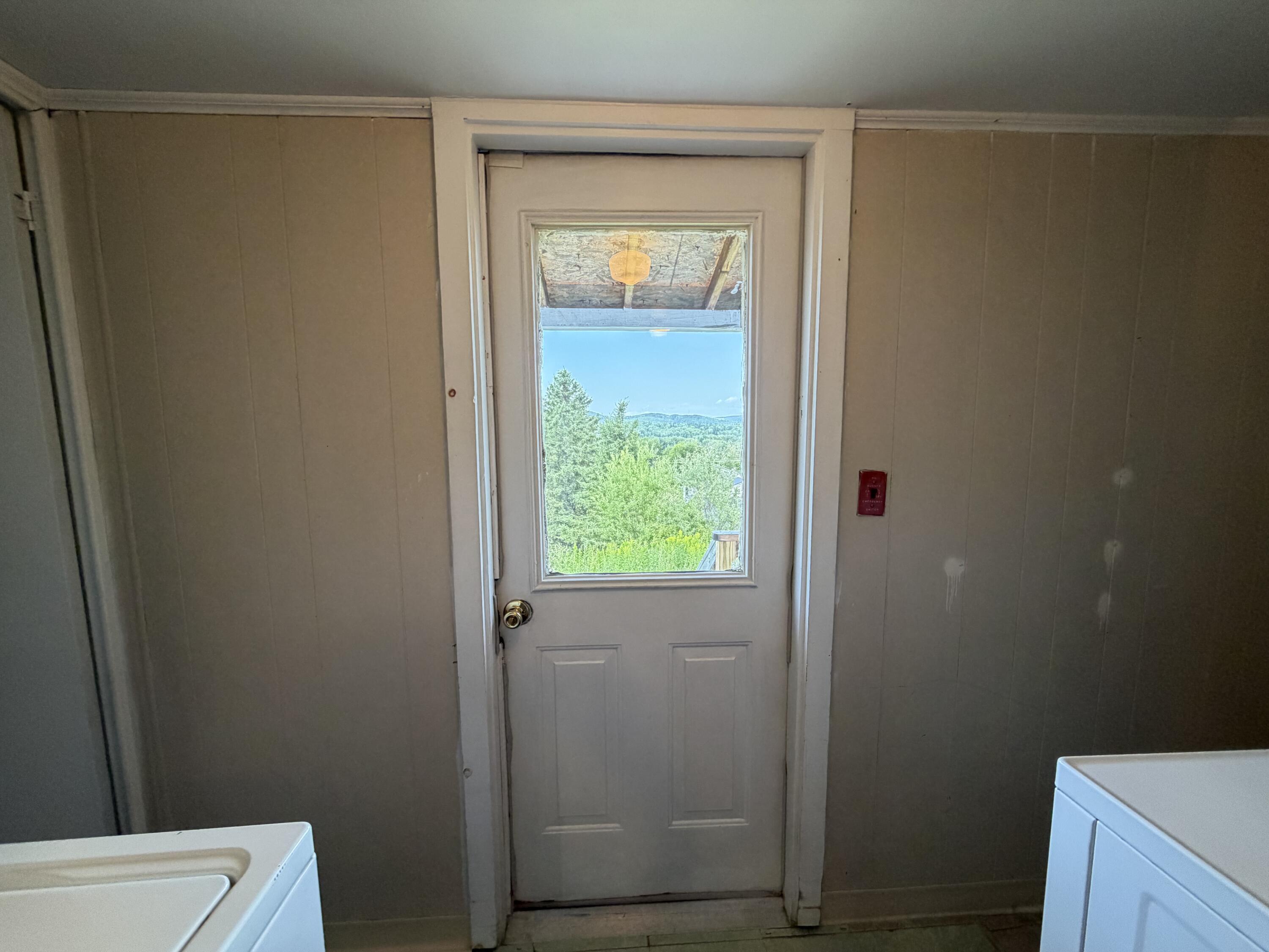 544 Riverview Street Property Photo 32