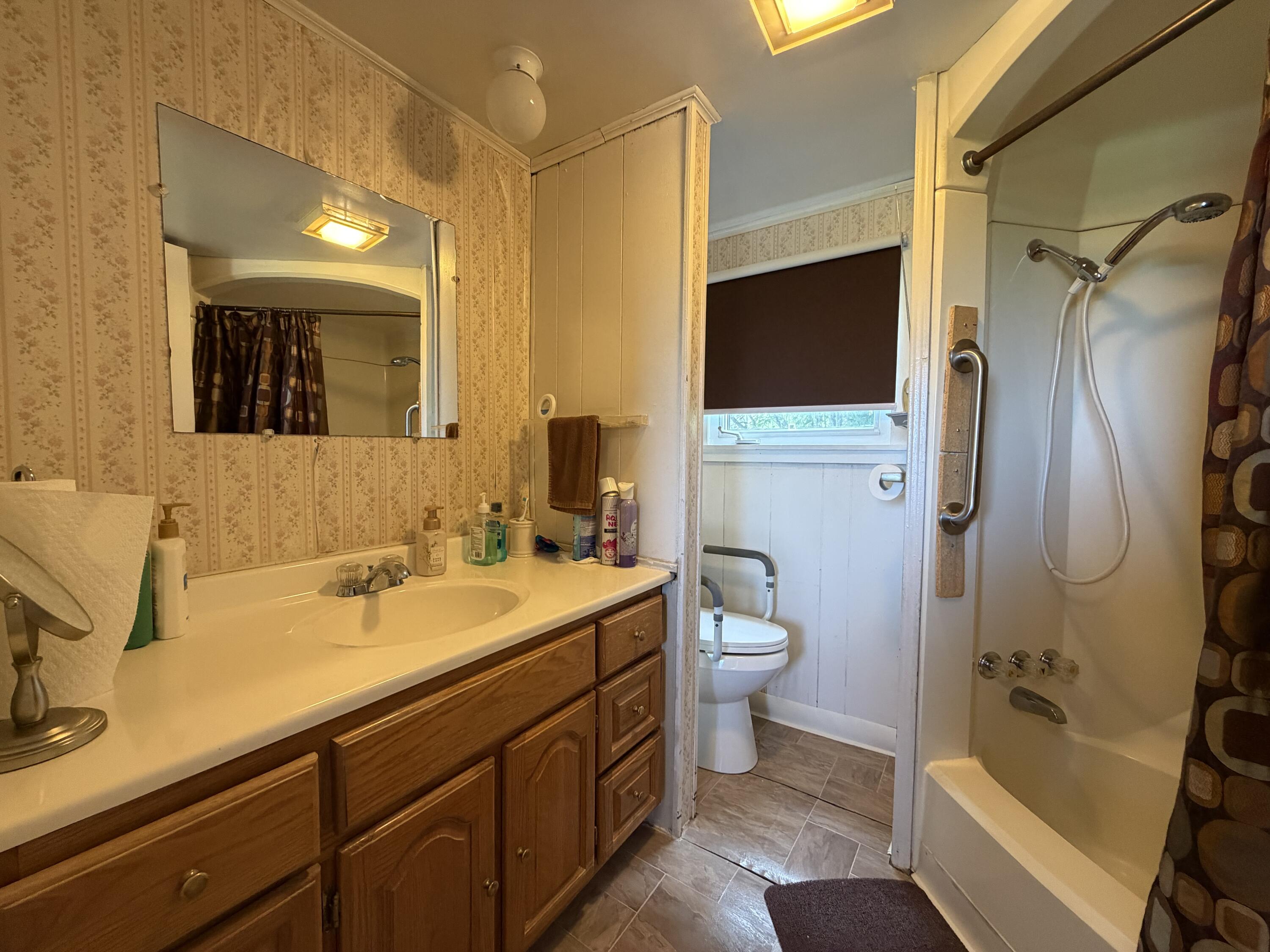 544 Riverview Street Property Photo 33