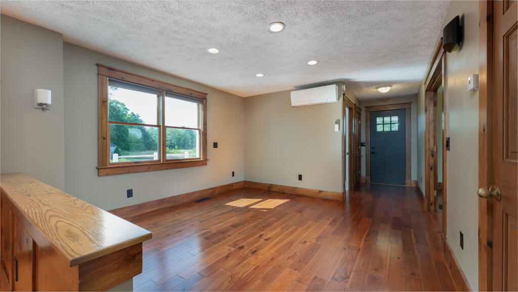473 Bay Road Property Photo 11