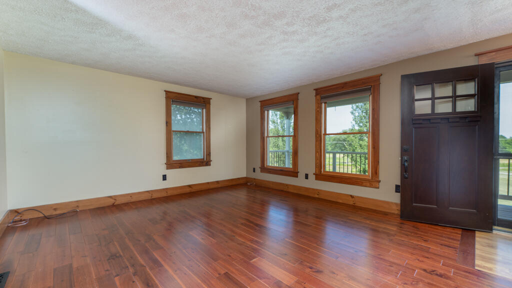 473 Bay Road Property Photo 14