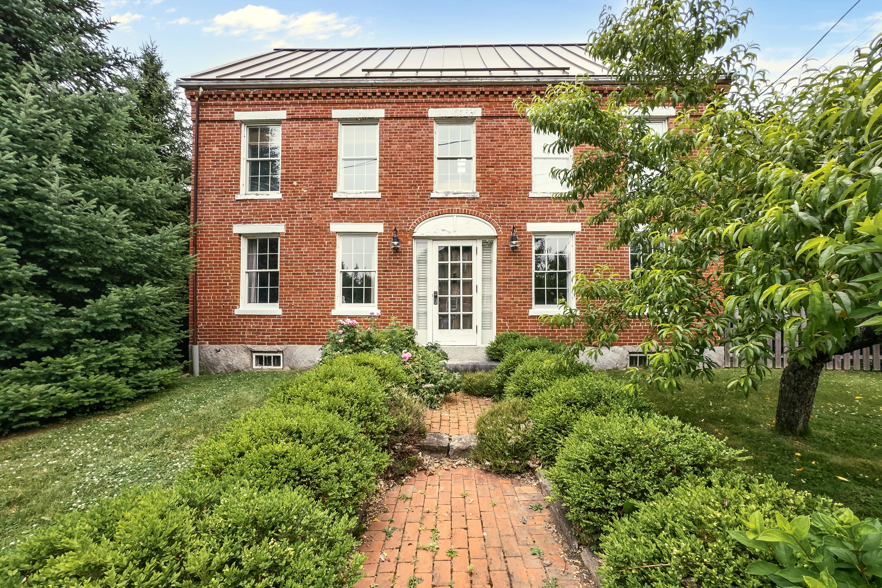 28 Pleasant Street Property Photo 1