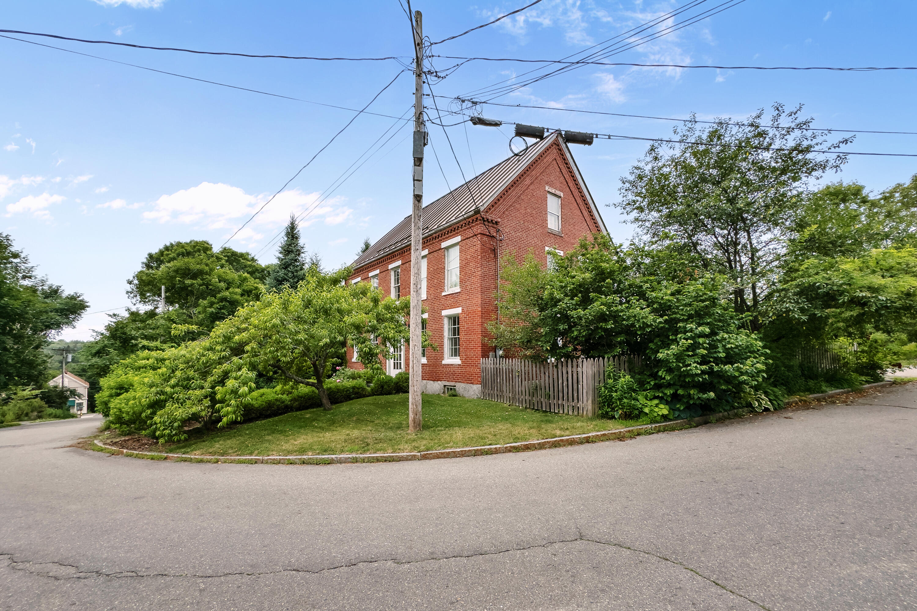 28 Pleasant Street Property Photo 46
