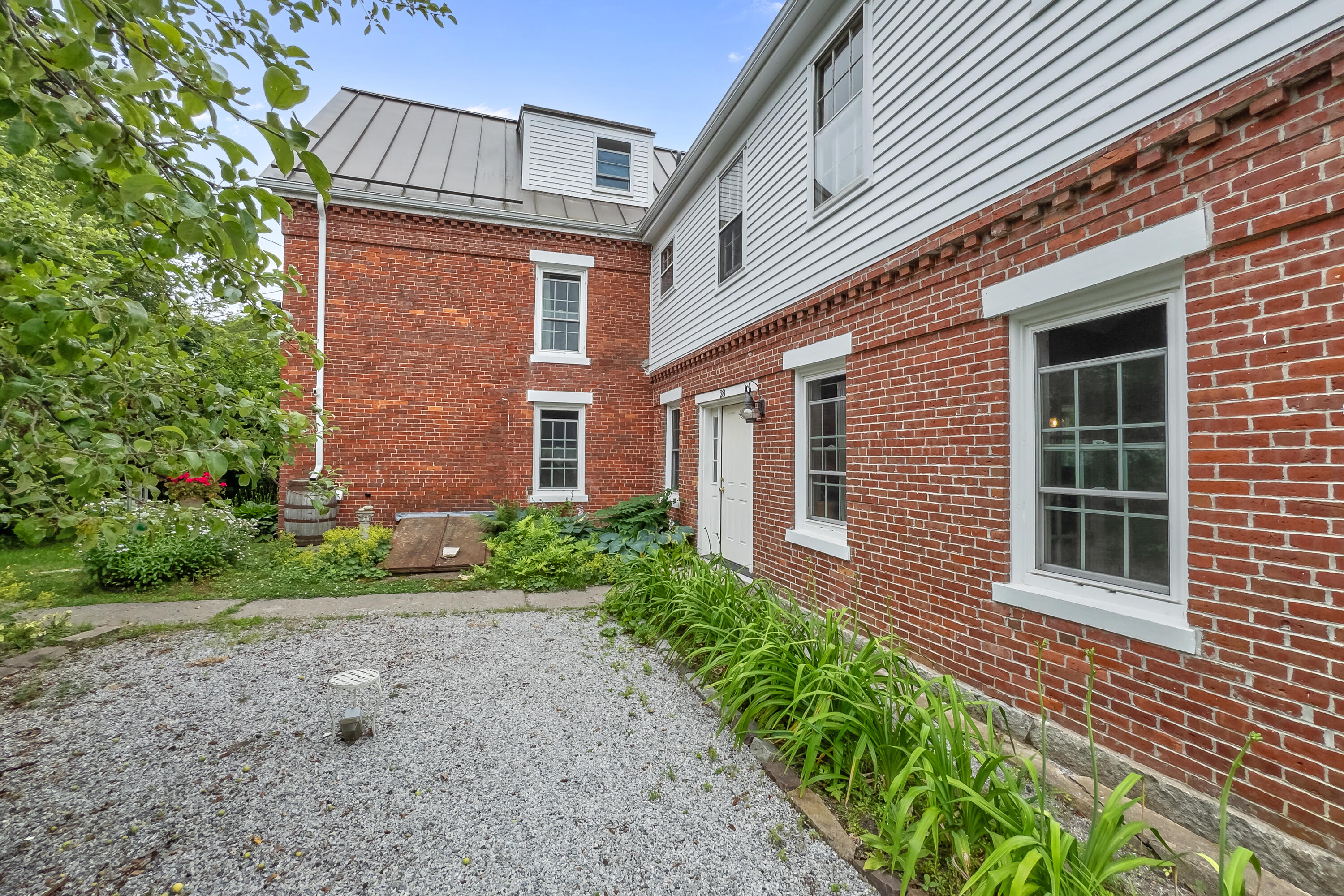 28 Pleasant Street Property Photo 49
