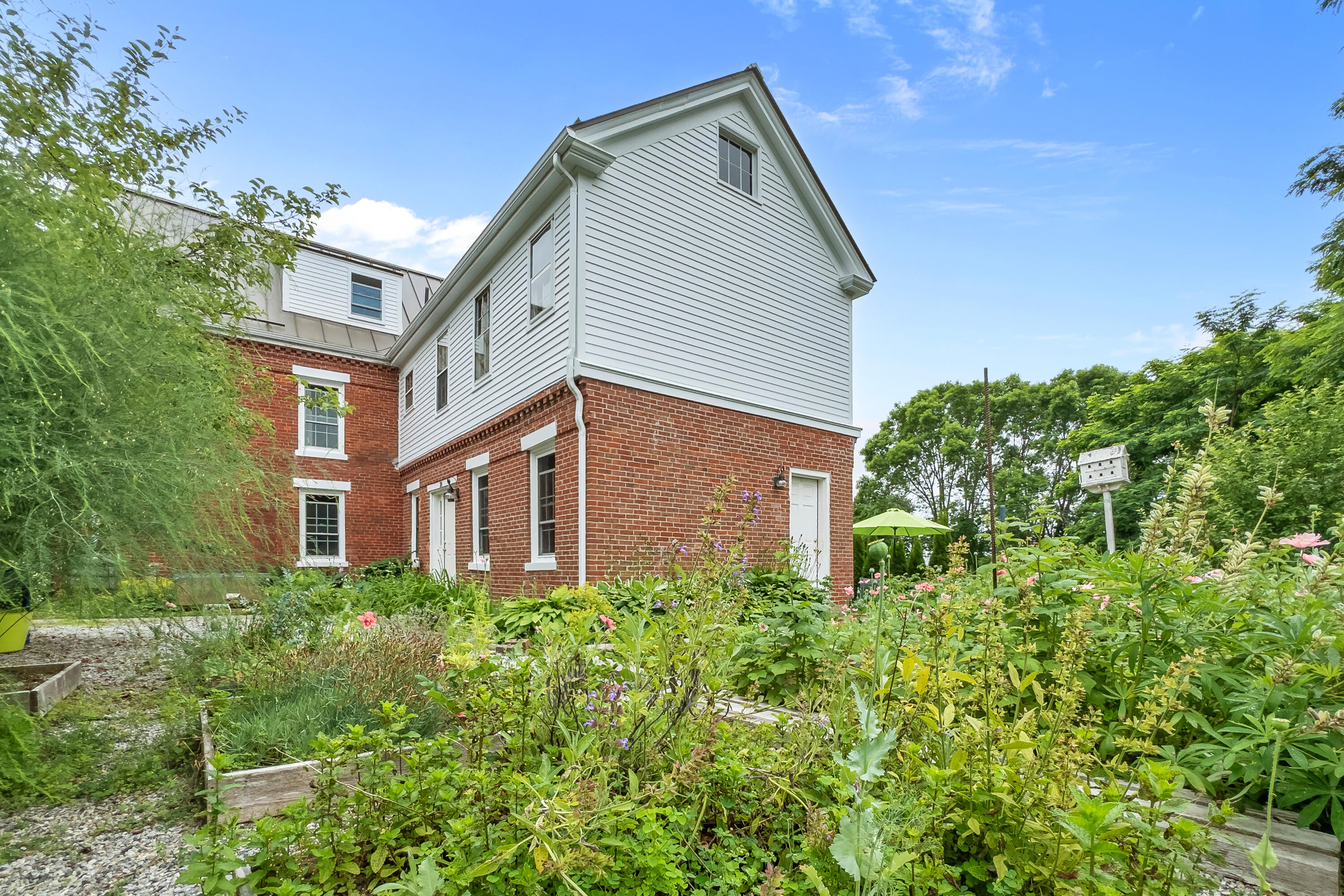 28 Pleasant Street Property Photo 50